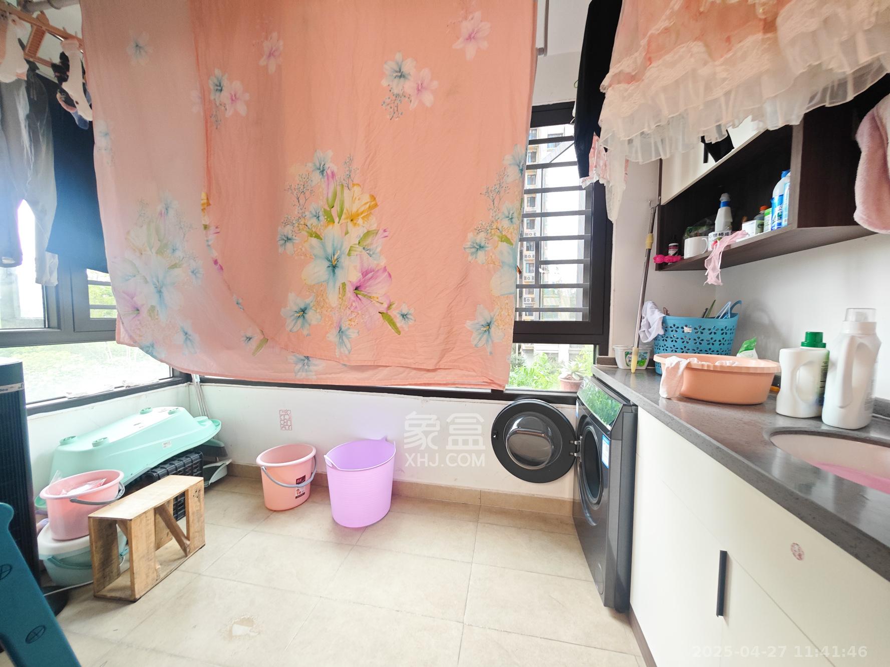 中海珑悦府  3室2厅2卫   138.00万其他