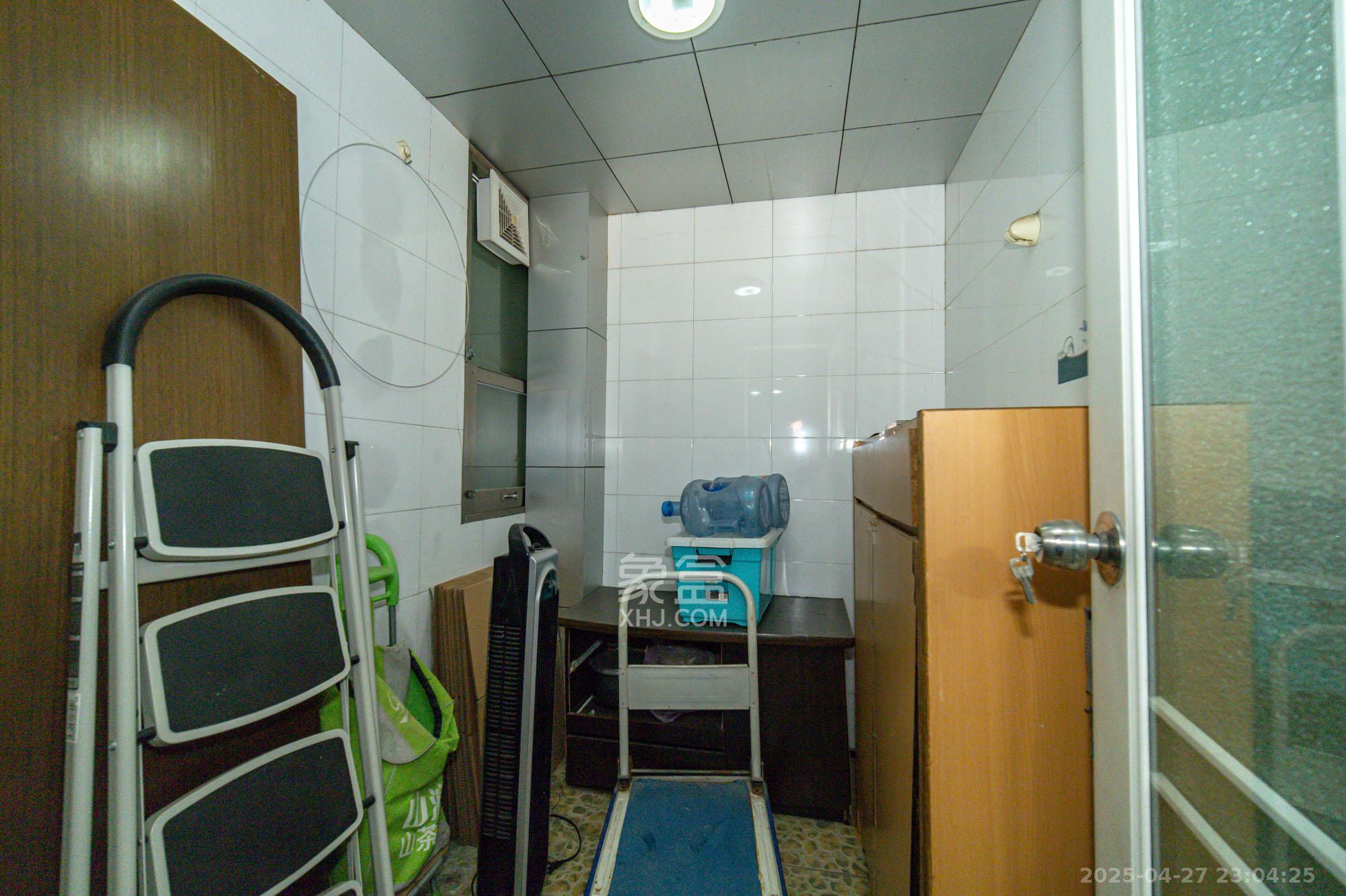 晶华美地 2室2厅2卫 68.0万 晶华美地 2室2厅2卫 68.0万卫生间