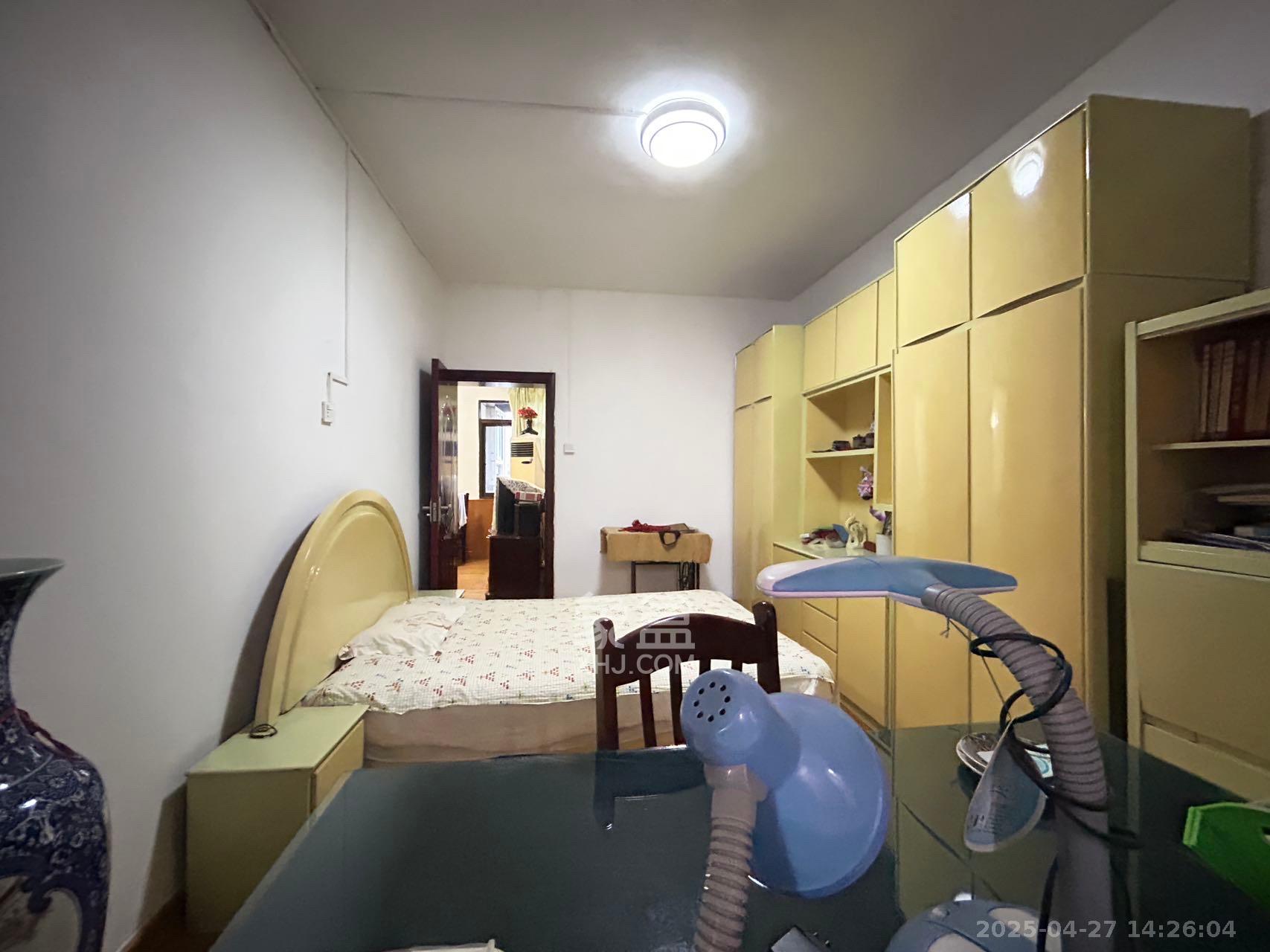 西园北里小区 2室1厅1卫 1800.0元/月 西园北里小区 2室1厅1卫 1800.0元/月室内图