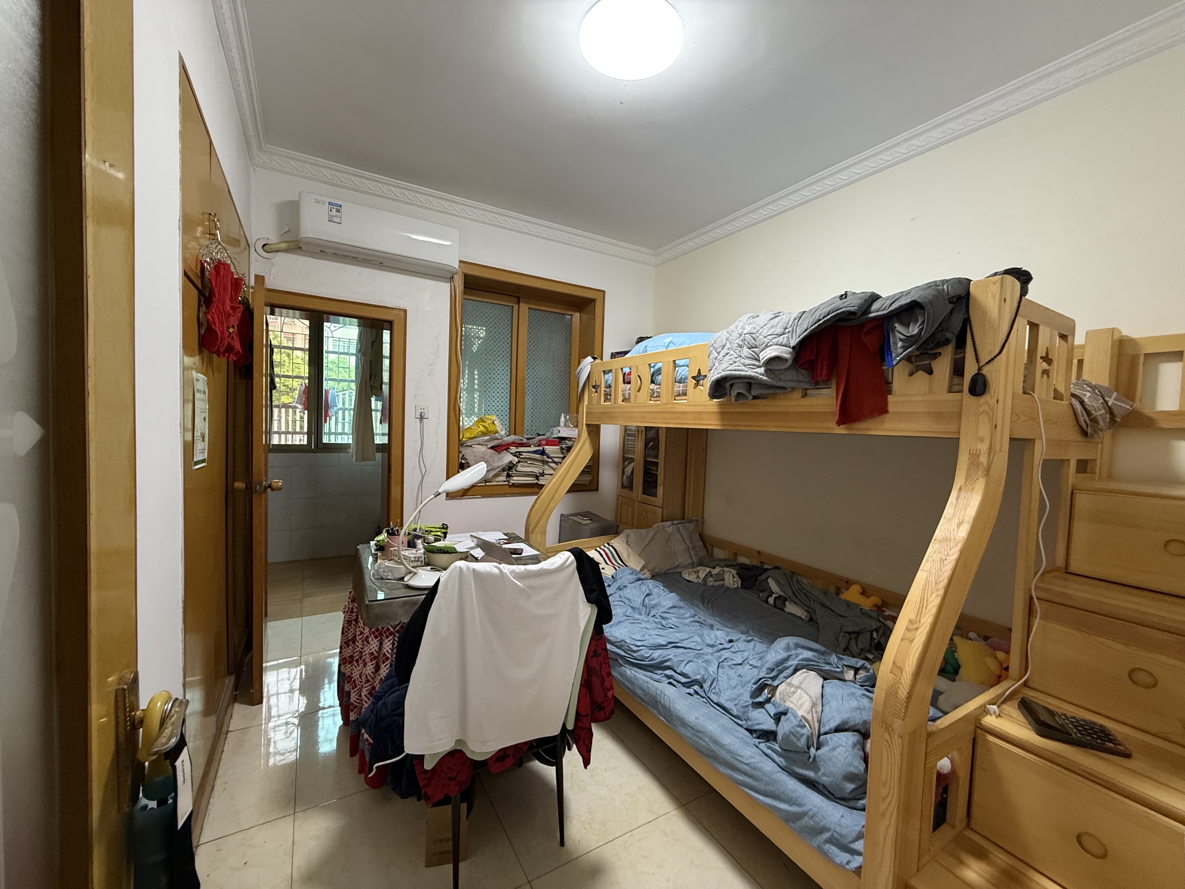 白塘路城管局家属楼 3室2厅2卫 65.0万 白塘路城管局家属楼 3室2厅2卫 65.0万客厅