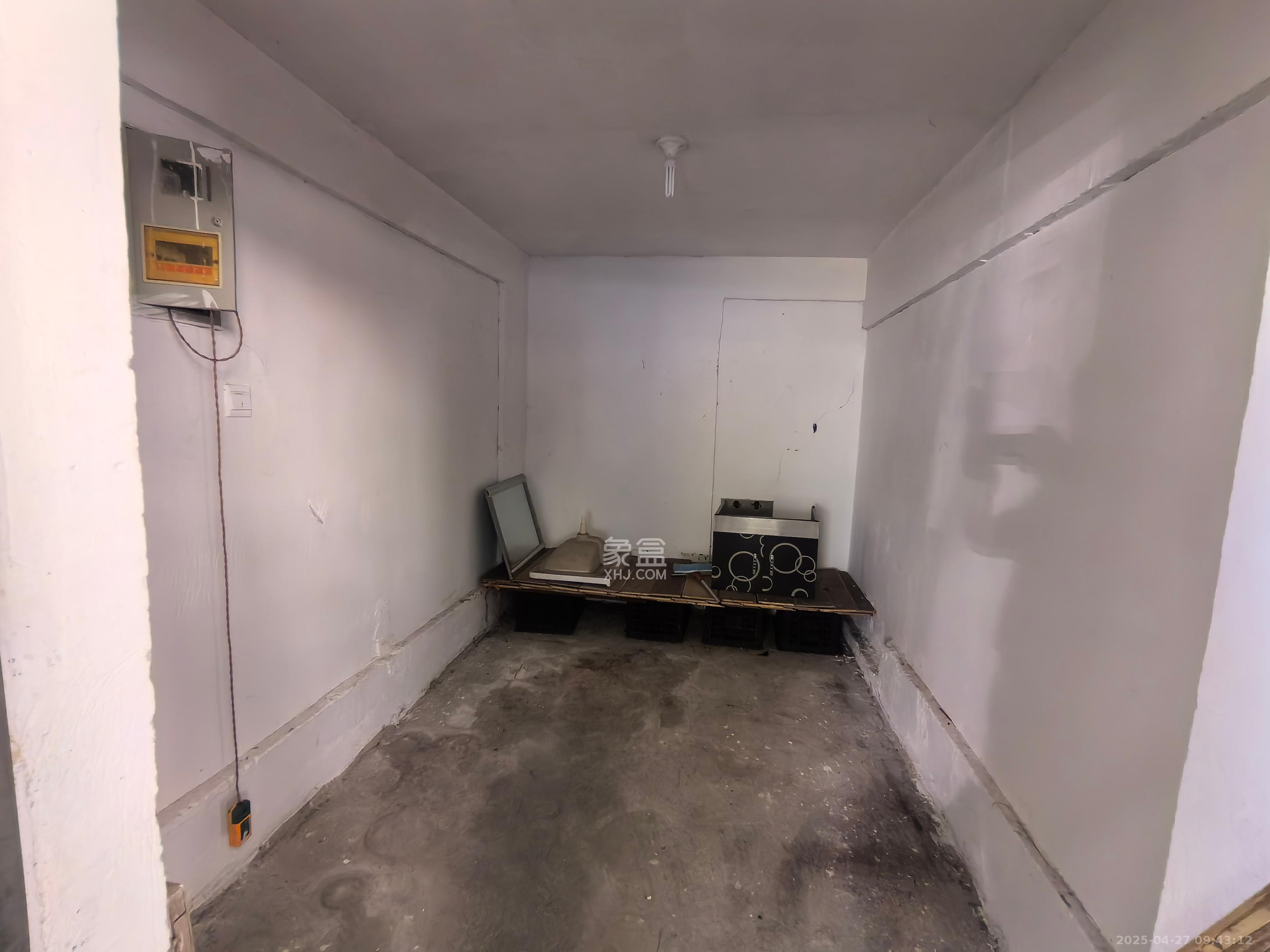 湘核佳苑  1室1厅1卫    400.0元/月 湘核佳苑  1室1厅1卫    400.0元/月