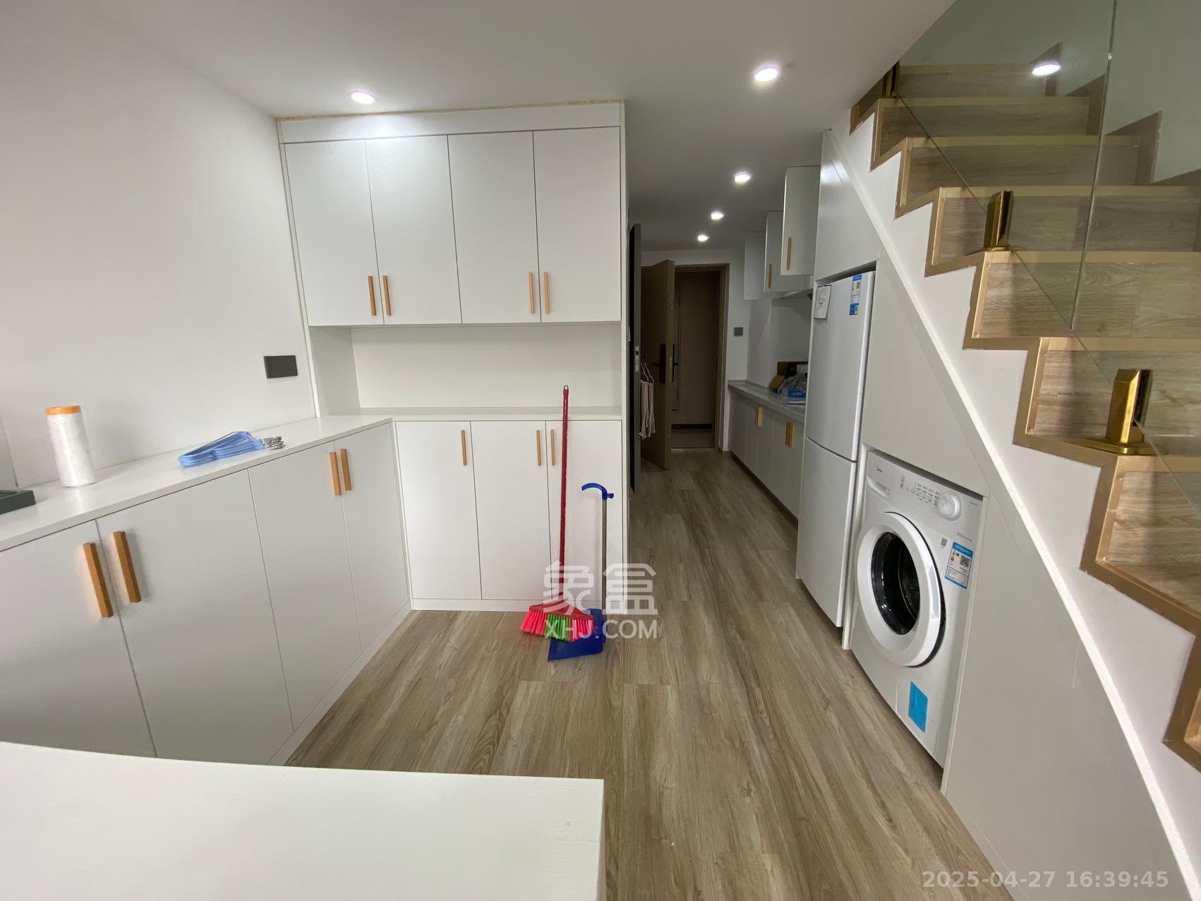 卓越江岸 1室0厅0卫 2800.0元/月 卓越江岸 1室0厅0卫 2800.0元/月室内图