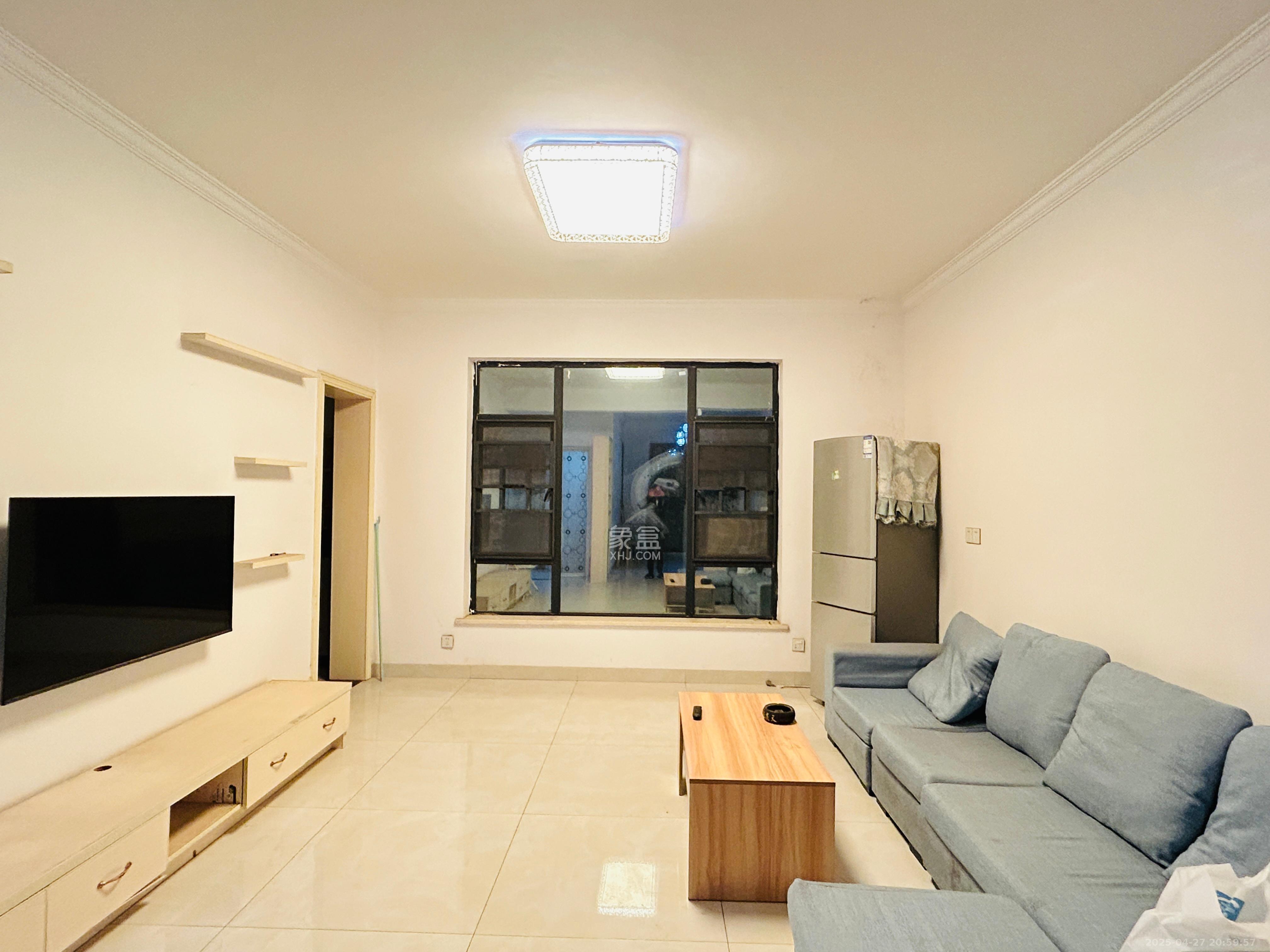 天元涉外景园C区 3室2厅2卫 2600.0元/月 天元涉外景园C区 3室2厅2卫 2600.0元/月室内图