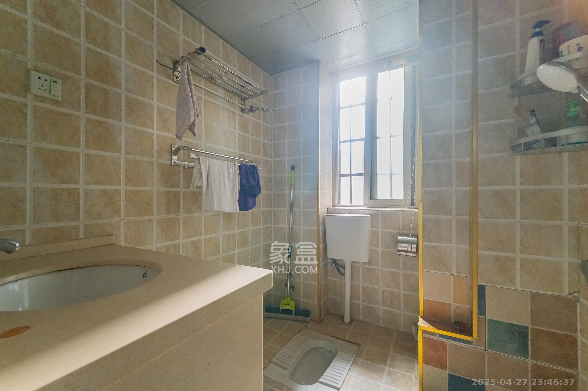 佳美星城 3室2厅1卫 55.8万 佳美星城 3室2厅1卫 55.8万卫生间