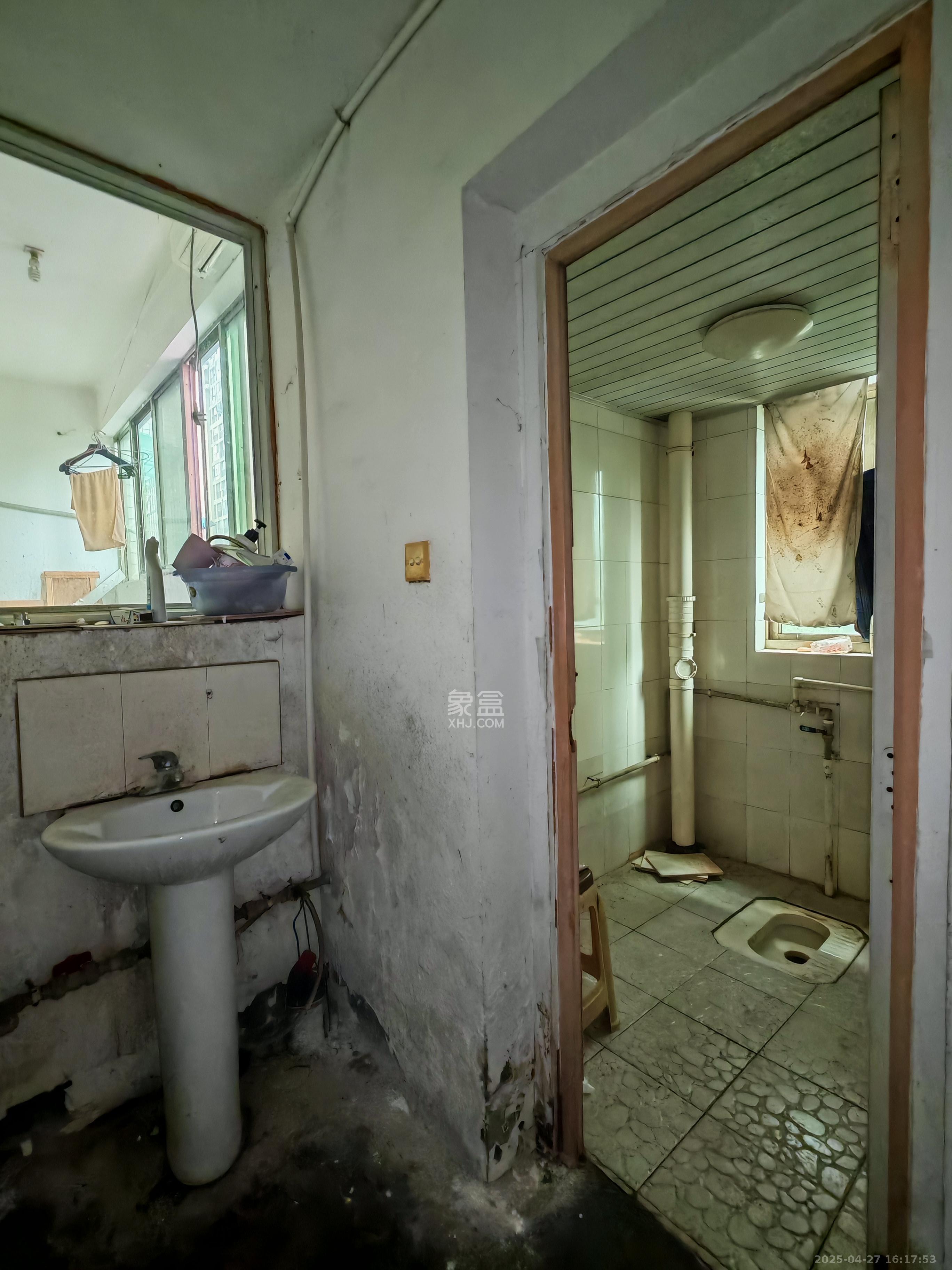 宏轩花苑 3室2厅2卫 2700.0元/月 宏轩花苑 3室2厅2卫 2700.0元/月室内图