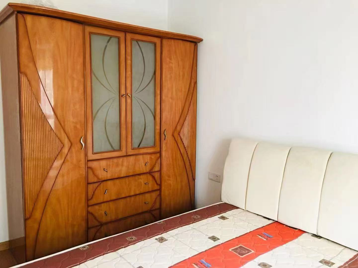 雁城蓝天 3室2厅1卫 1600.0元/月 雁城蓝天 3室2厅1卫 1600.0元/月室内图