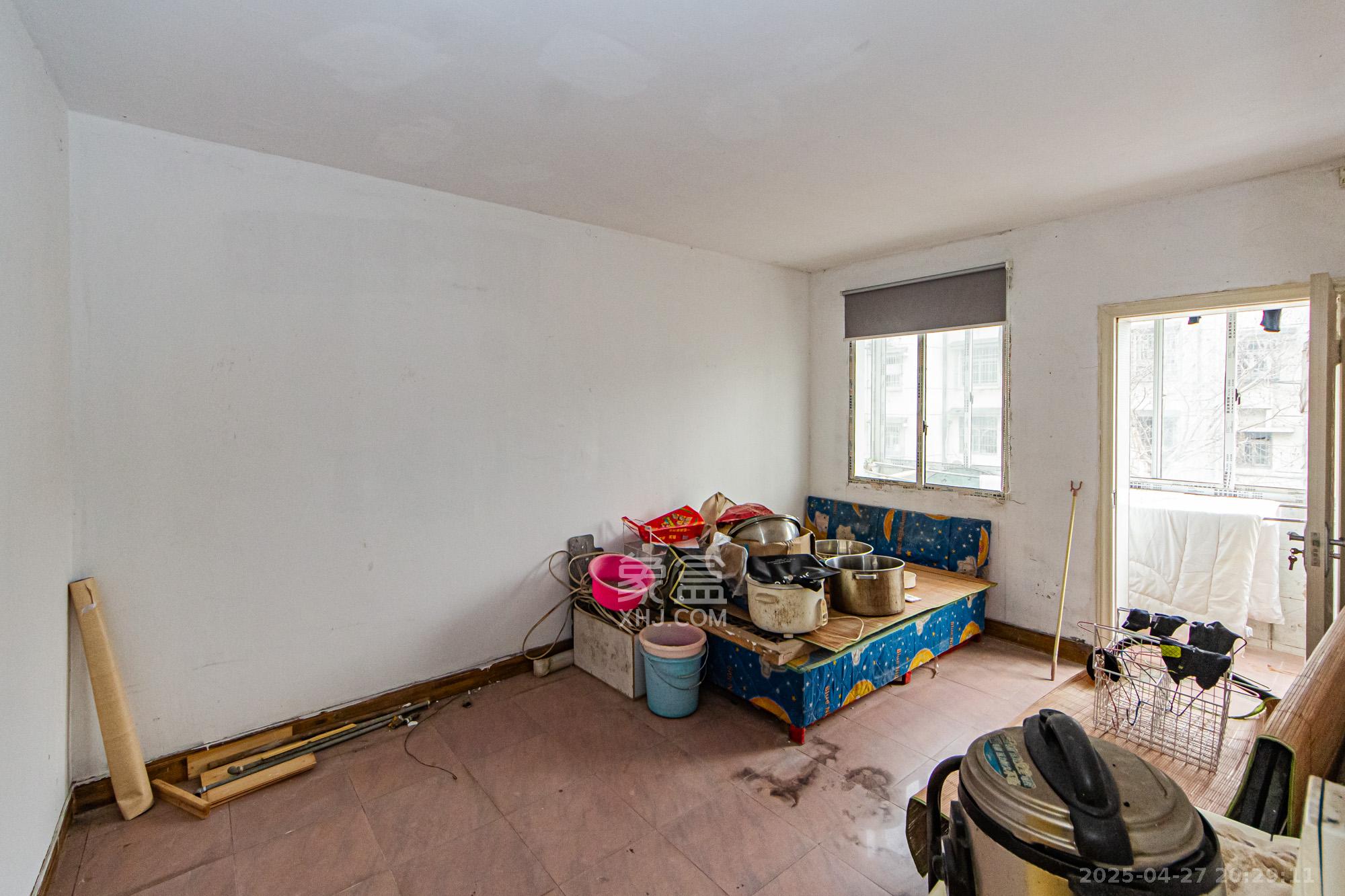 人造板厂宿舍(新河北堤1号) 2室2厅1卫 53.8万 人造板厂宿舍(新河北堤1号) 2室2厅1卫 53.8万卧室