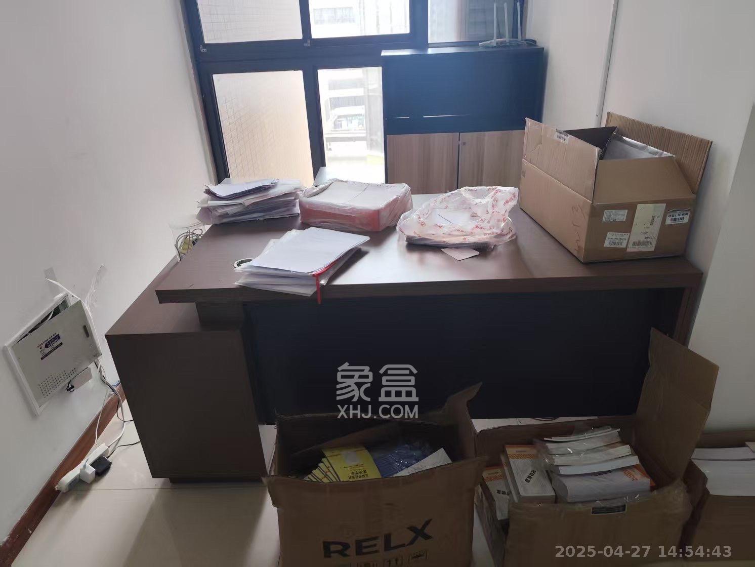 华晨国际公馆  3室2厅1卫   4500.00元/月