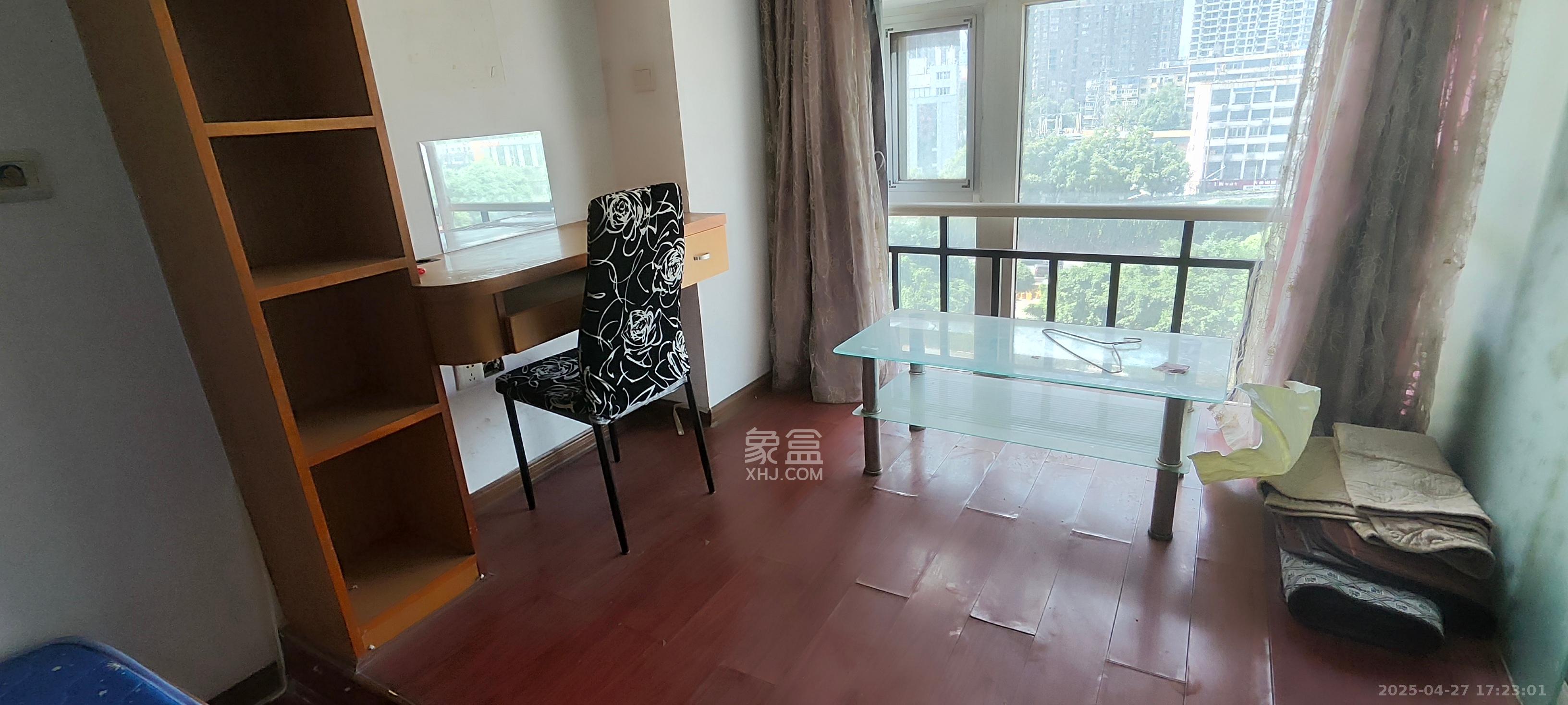 他城（天鸿时代公寓）  1室1厅1卫   1100.00元/月室内图