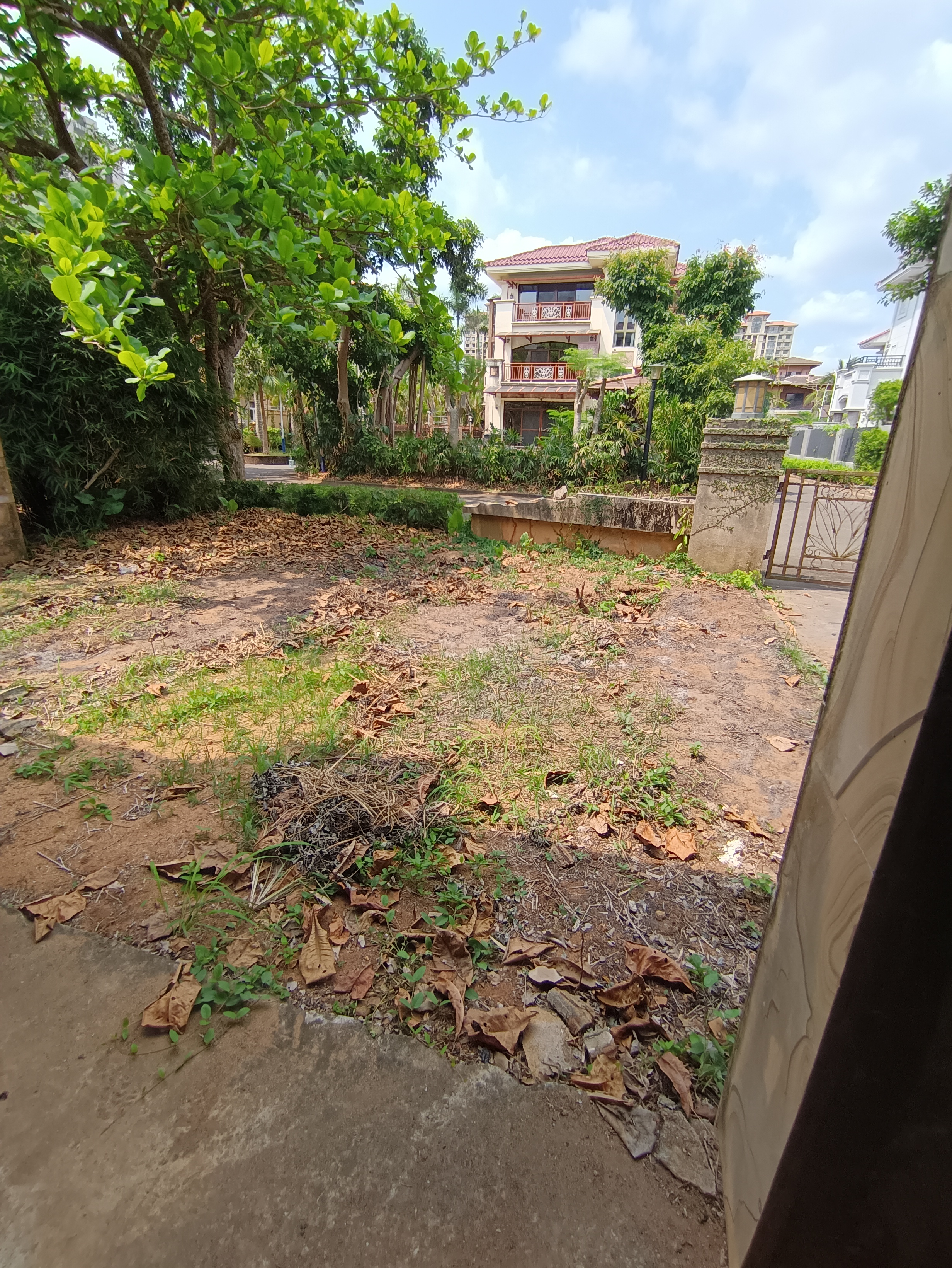 蔚蓝海岸 6室3厅4卫 1600.0万 蔚蓝海岸 6室3厅4卫 1600.0万客厅