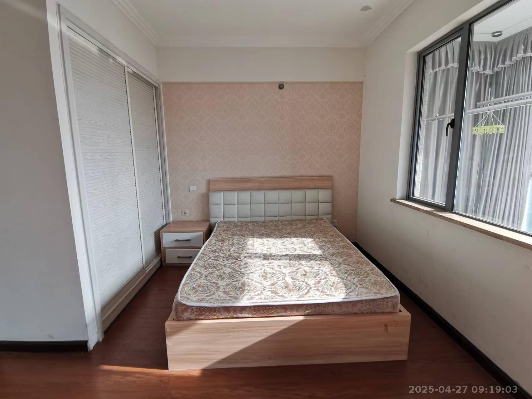 西子一间  1室1厅1卫   2000.00元/月室内图