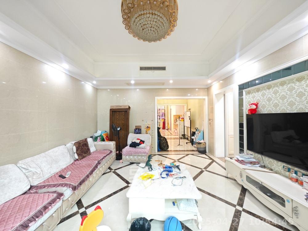 恒大城 4室2厅2卫 3500.0元/月 恒大城 4室2厅2卫 3500.0元/月室内图