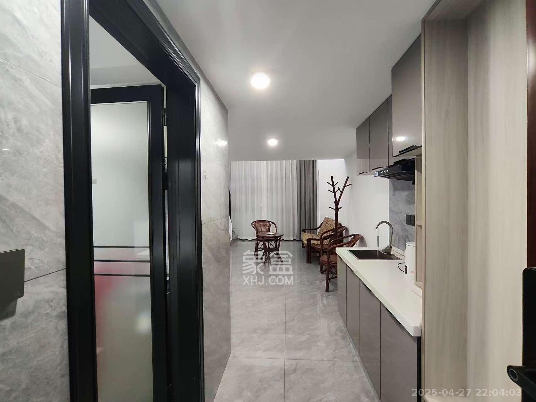 长燃润和天地(长润小区印湘江) 1室1厅1卫 1500.0元/月 长燃润和天地(长润小区印湘江) 1室1厅1卫 1500.0元/月室内图