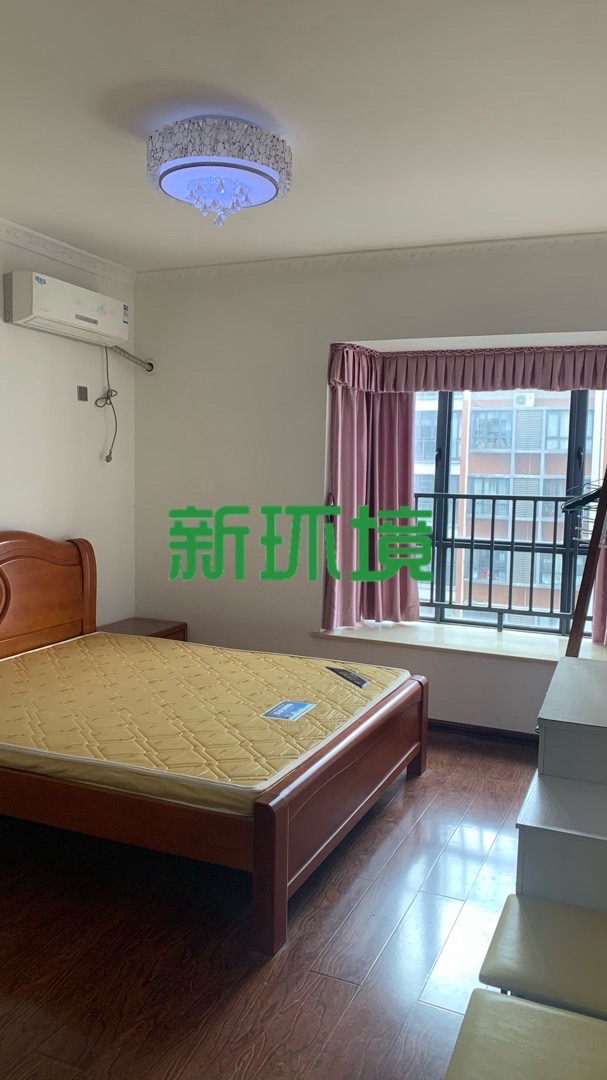 月亮湾三期  4室2厅2卫   2500.00元/月室内图