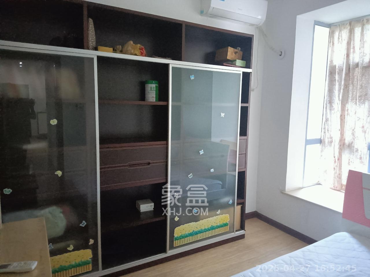 书香名邸  4室2厅2卫    3500.0元/月 书香名邸  4室2厅2卫    3500.0元/月室内图