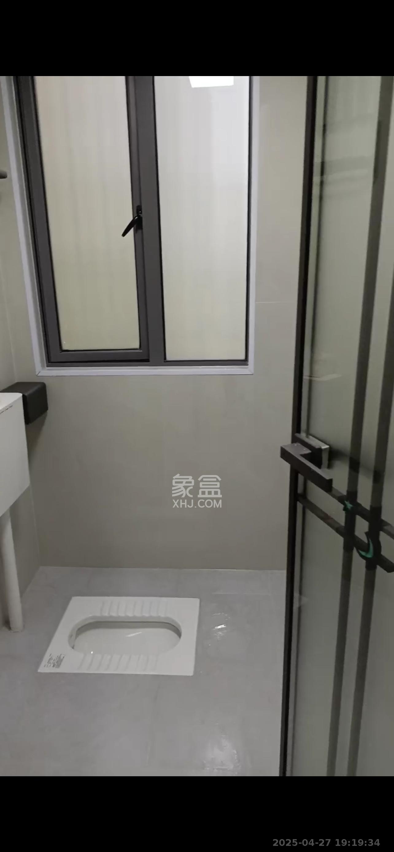 桥头家园三期  3室2厅2卫   2200.00元/月室内图