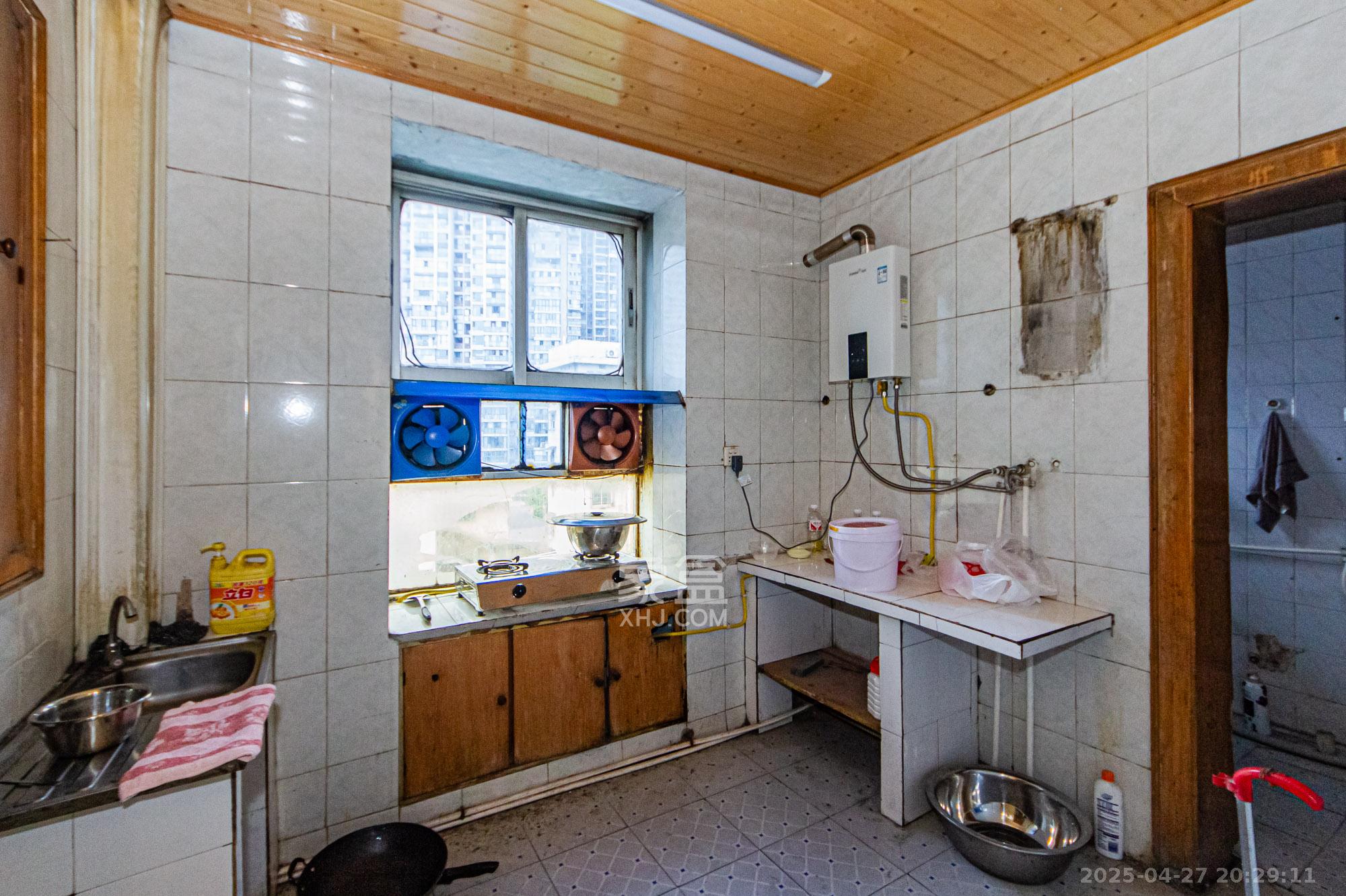 人造板厂宿舍(新河北堤1号) 2室2厅1卫 53.8万 人造板厂宿舍(新河北堤1号) 2室2厅1卫 53.8万厨房