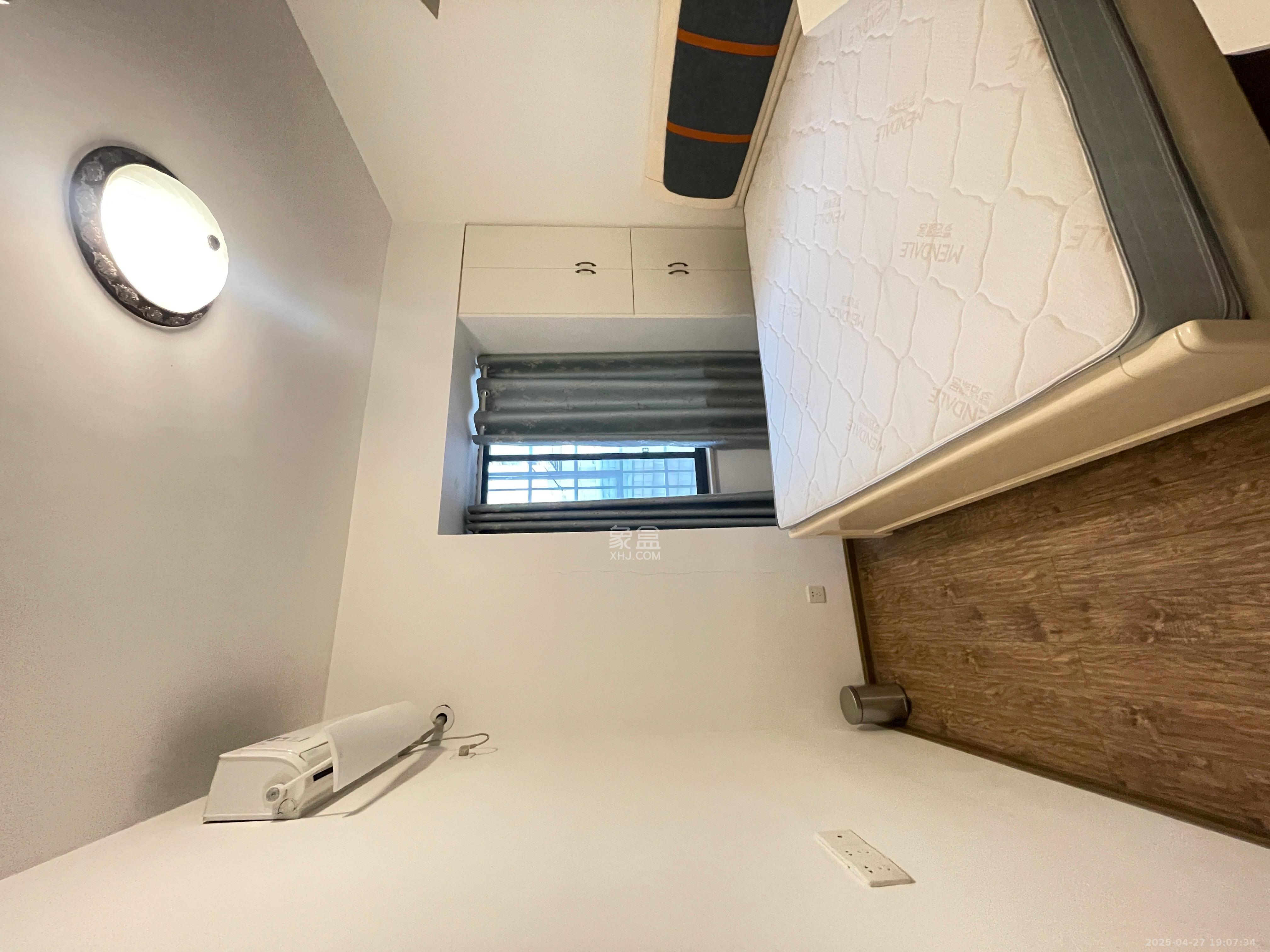 奥克斯广场  3室2厅2卫   3200.00元/月室内图