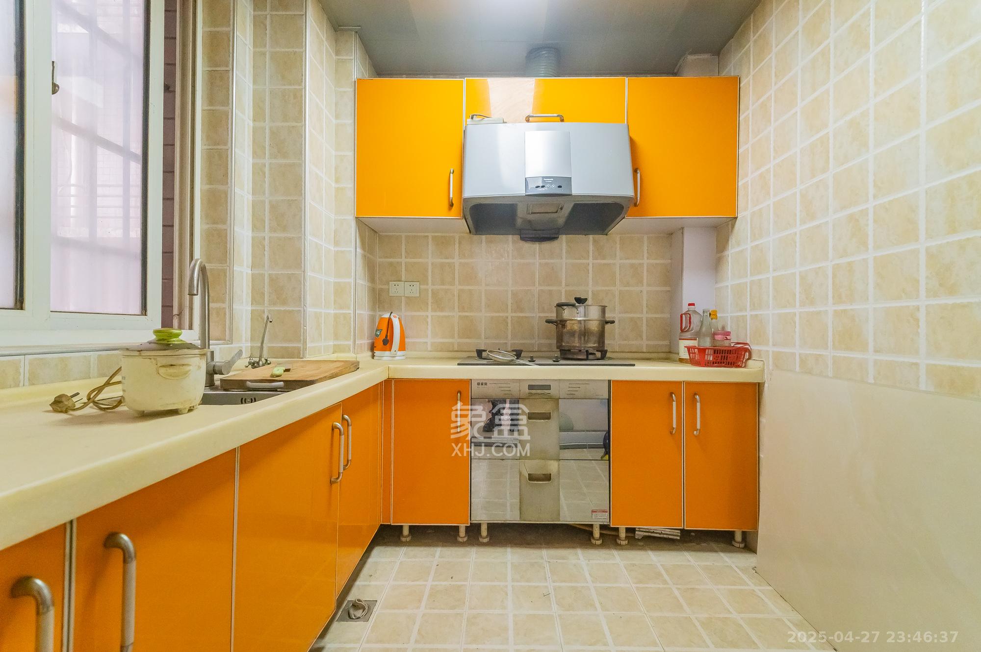 佳美星城 3室2厅1卫 55.8万 佳美星城 3室2厅1卫 55.8万厨房