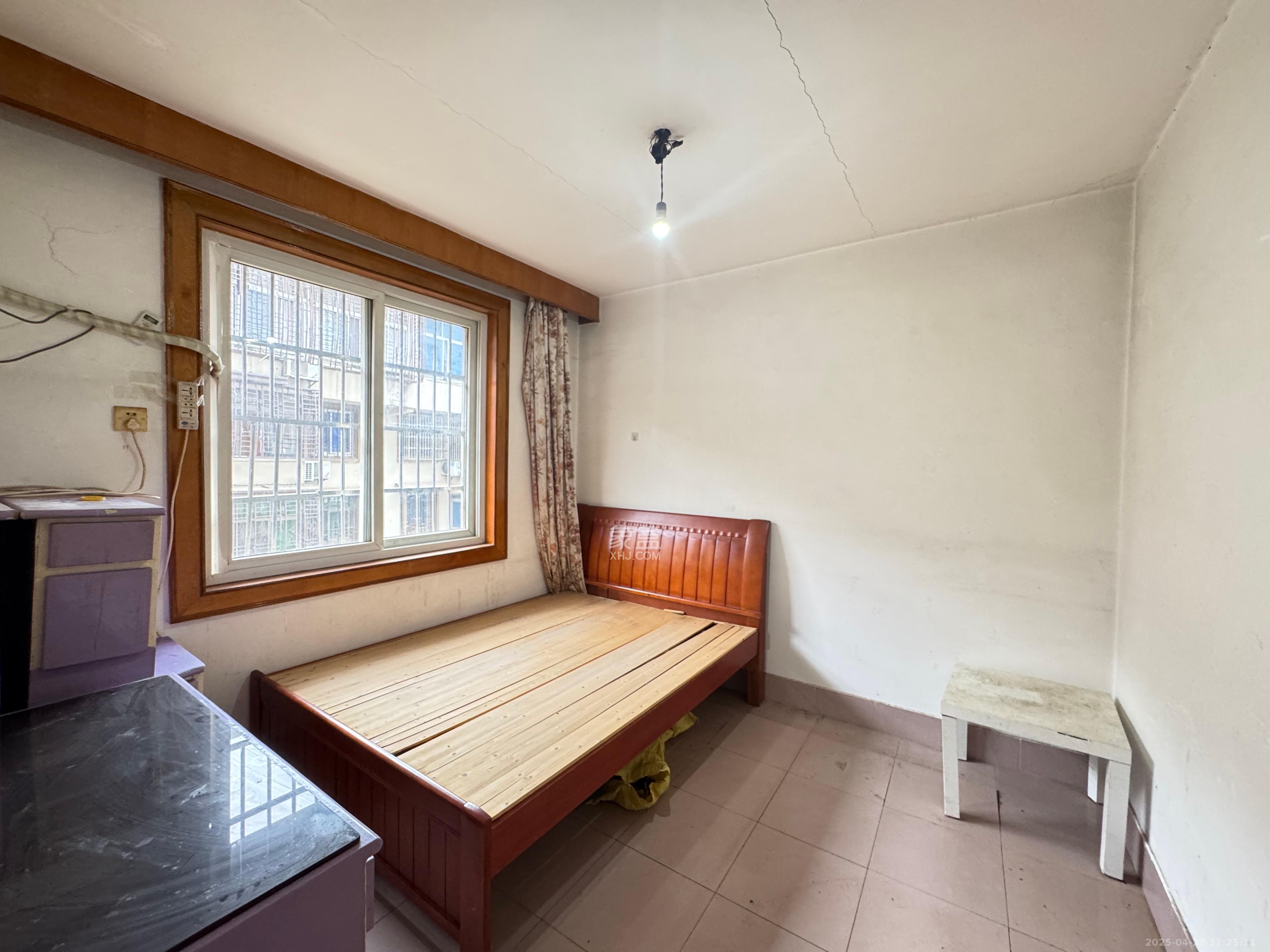 燕山街社区 3室1厅0卫 1600.0元/月 燕山街社区 3室1厅0卫 1600.0元/月室内图