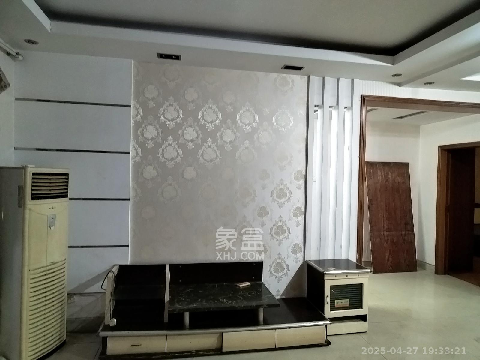 莲湖大厦  3室2厅1卫   2300.00元/月室内图