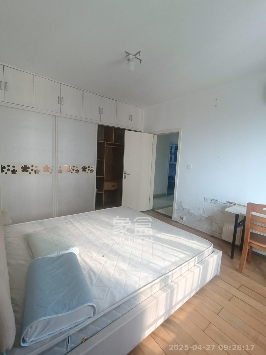 麓山才苑 4室2厅1卫 4200.0元/月 麓山才苑 4室2厅1卫 4200.0元/月室内图