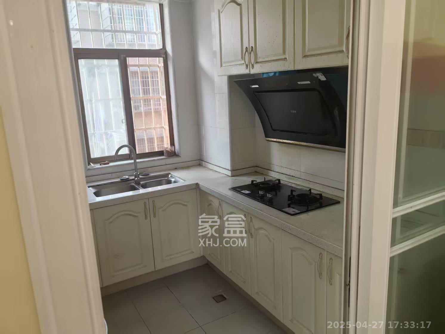 洞井生产安置小区(洞井新兴安置小区) 3室2厅1卫 2300.0元/月 洞井生产安置小区(洞井新兴安置小区) 3室2厅1卫 2300.0元/月室内图