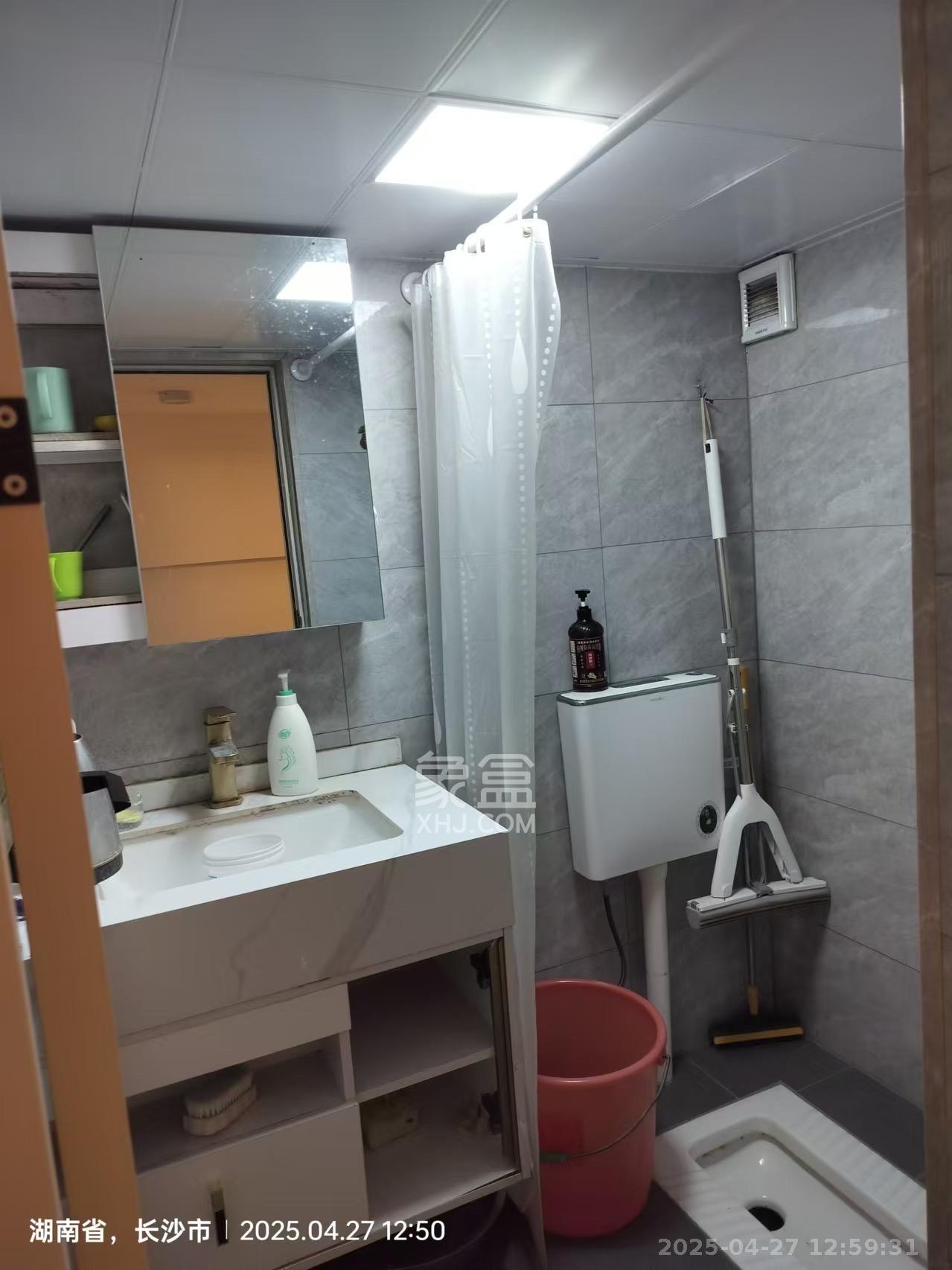 福晟翡翠湾  2室1厅1卫   2200.00元/月室内图
