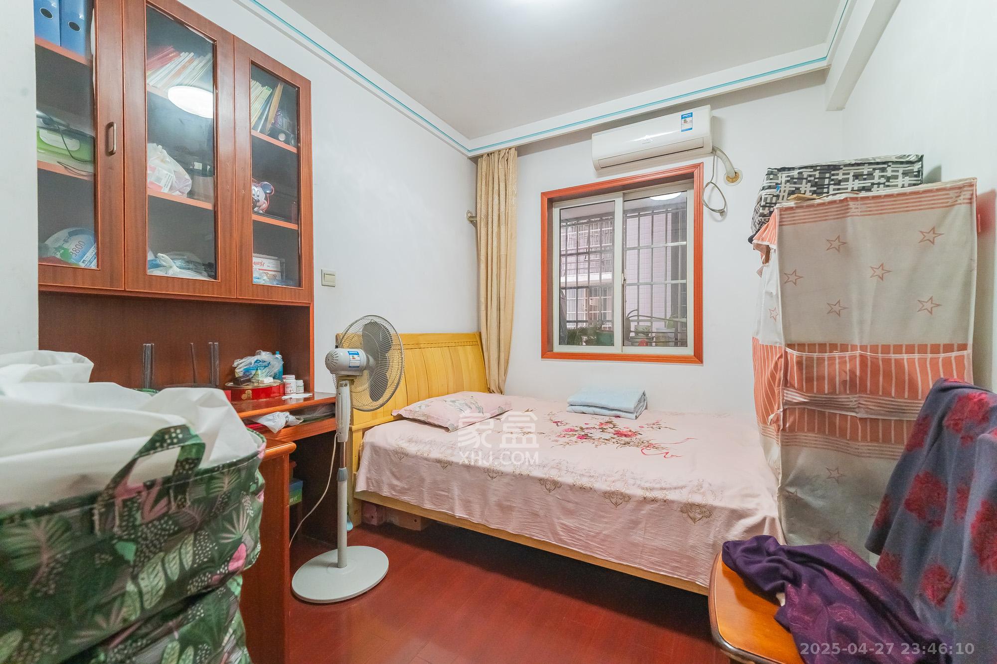 佳美星城 3室2厅1卫 57.5万 佳美星城 3室2厅1卫 57.5万卧室