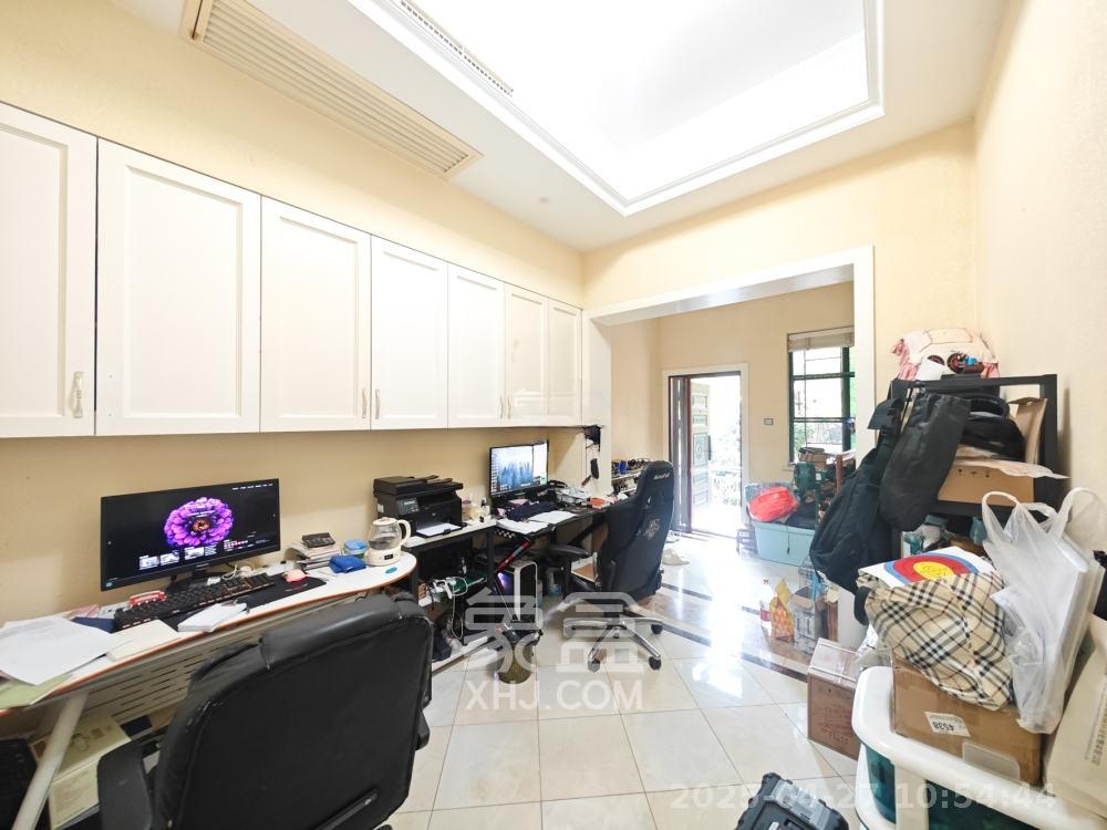 恒大城 4室2厅2卫 3500.0元/月 恒大城 4室2厅2卫 3500.0元/月室内图