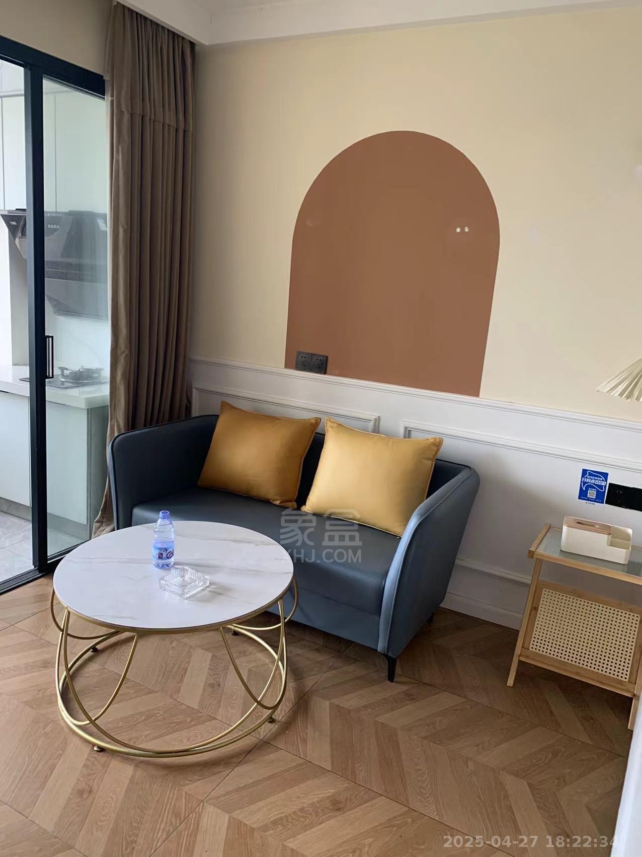 白鹤公馆 1室1厅1卫 1900.0元/月 白鹤公馆 1室1厅1卫 1900.0元/月室内图