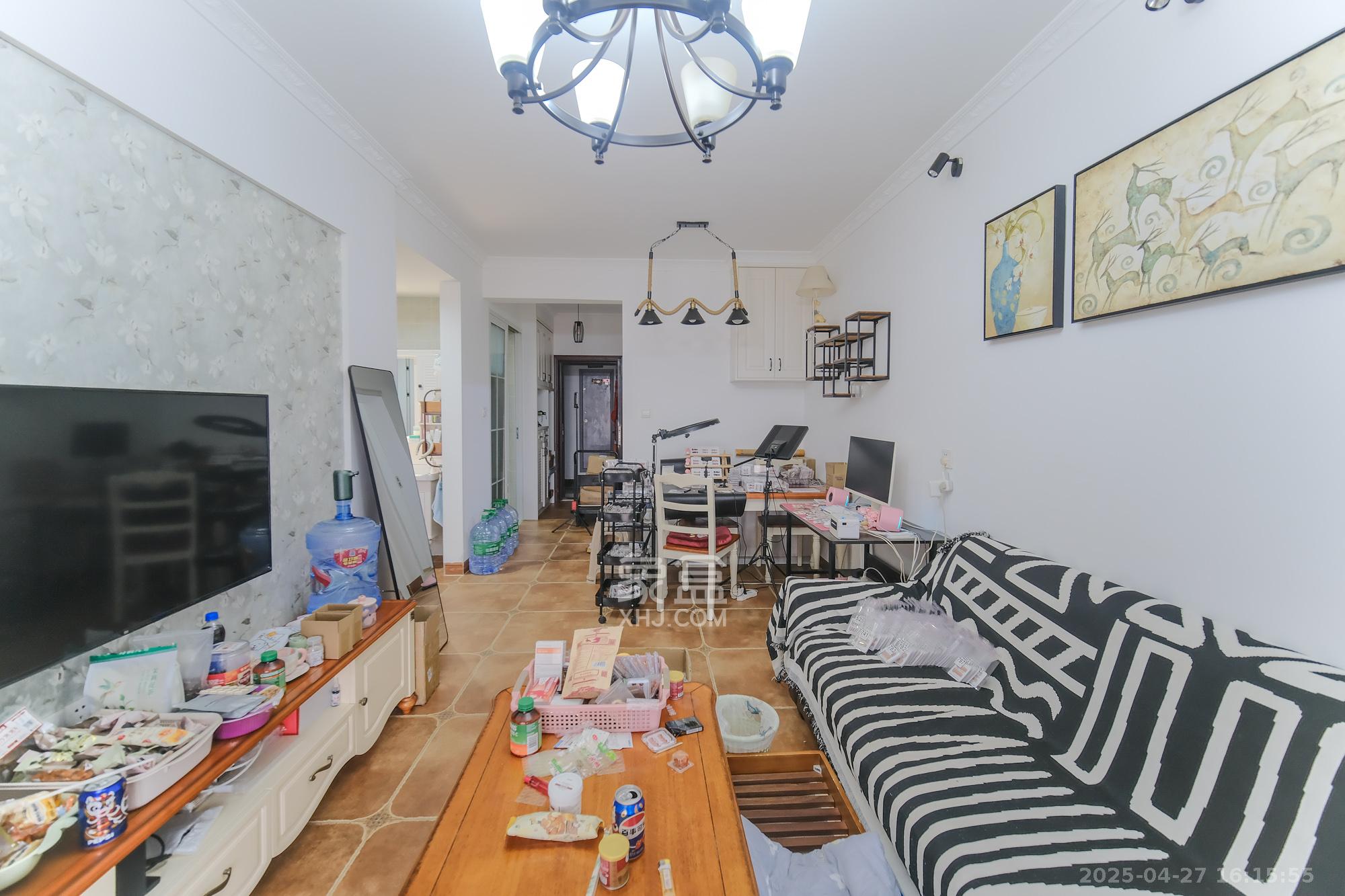 荣盛花语城 2室2厅1卫 60.0万 荣盛花语城 2室2厅1卫 60.0万客厅