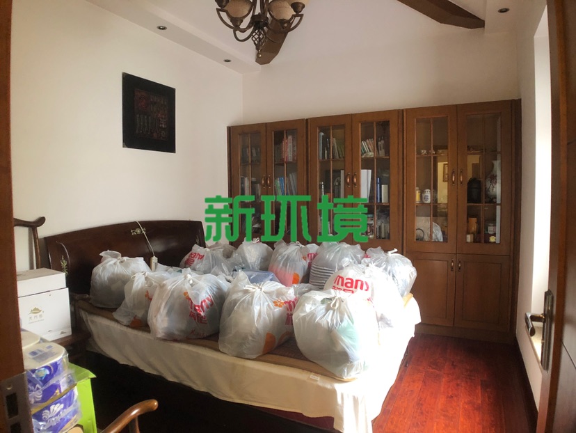 月亮湾一期  4室2厅3卫   419.80万客厅