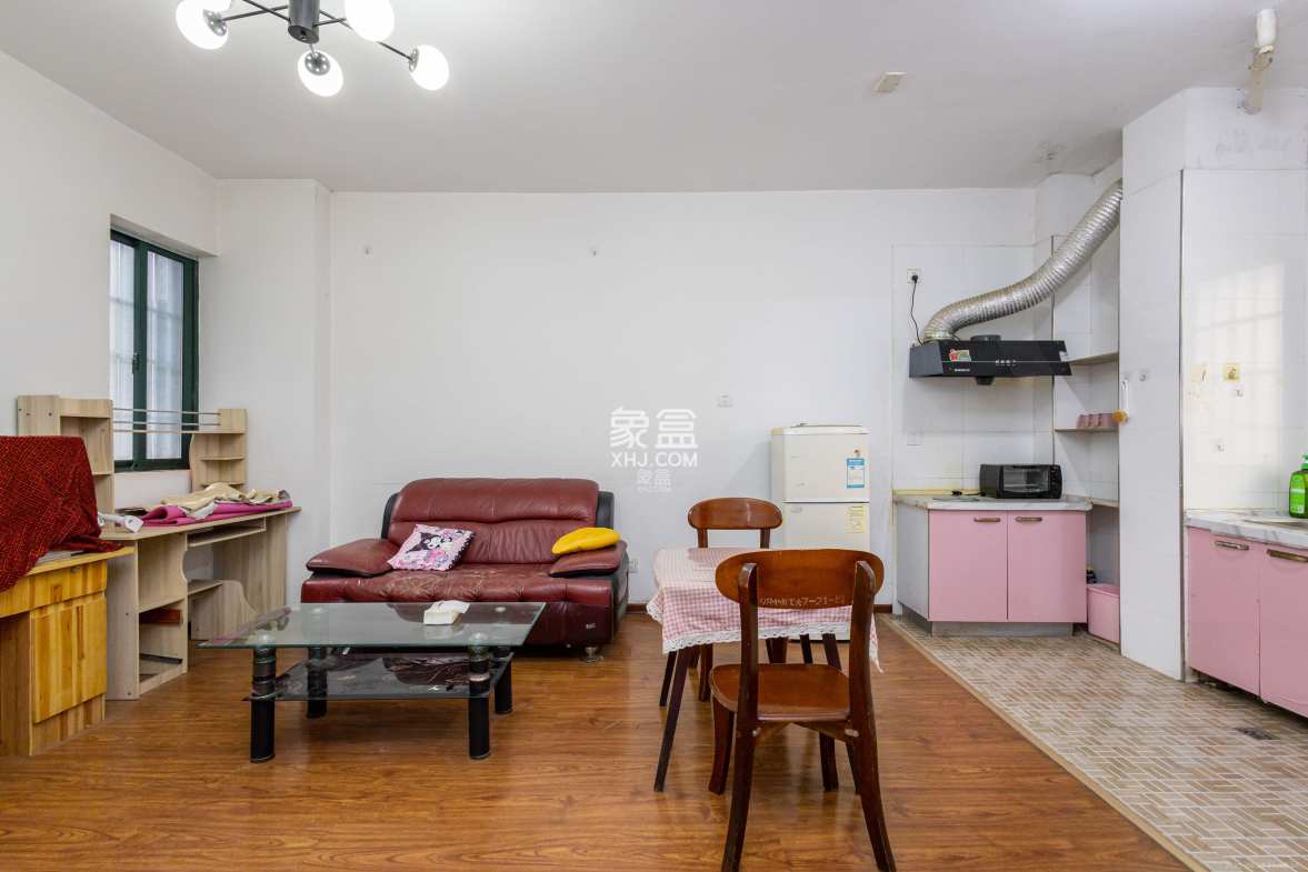 华天LOHO小镇 1室1厅1卫 22.8万 华天LOHO小镇 1室1厅1卫 22.8万客厅