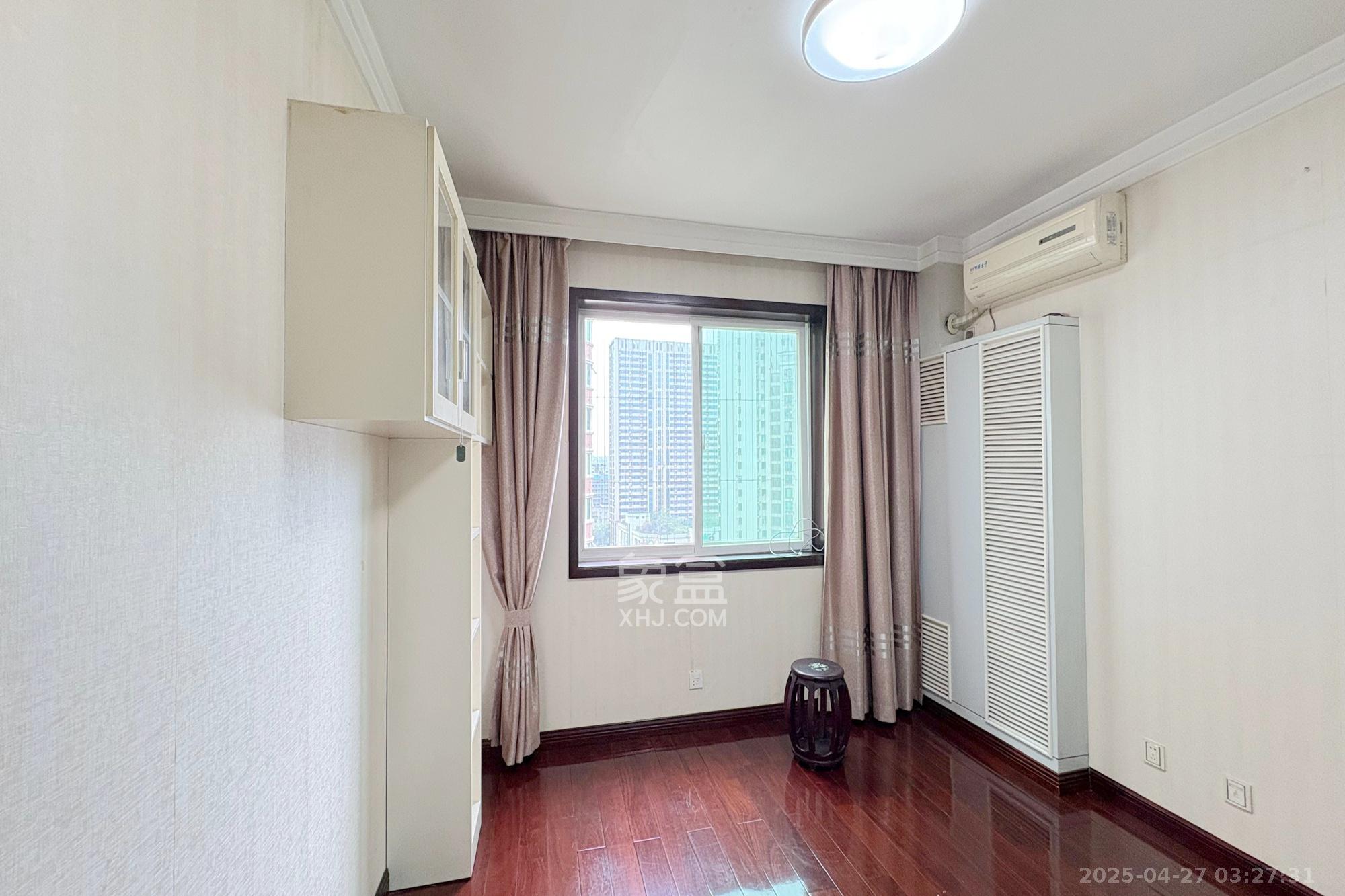 新华联家园 4室2厅2卫 180.0万 新华联家园 4室2厅2卫 180.0万其他