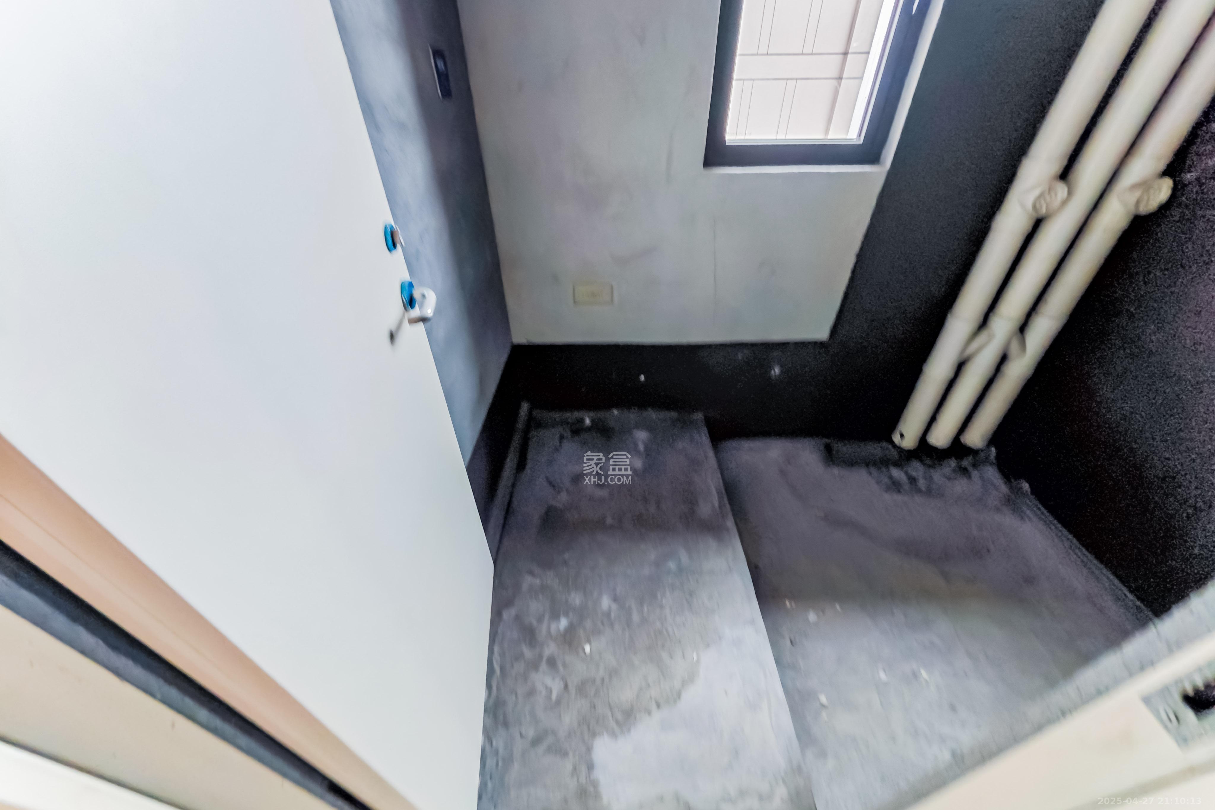 建发玖洲观澜  4室2厅2卫   175.00万其他