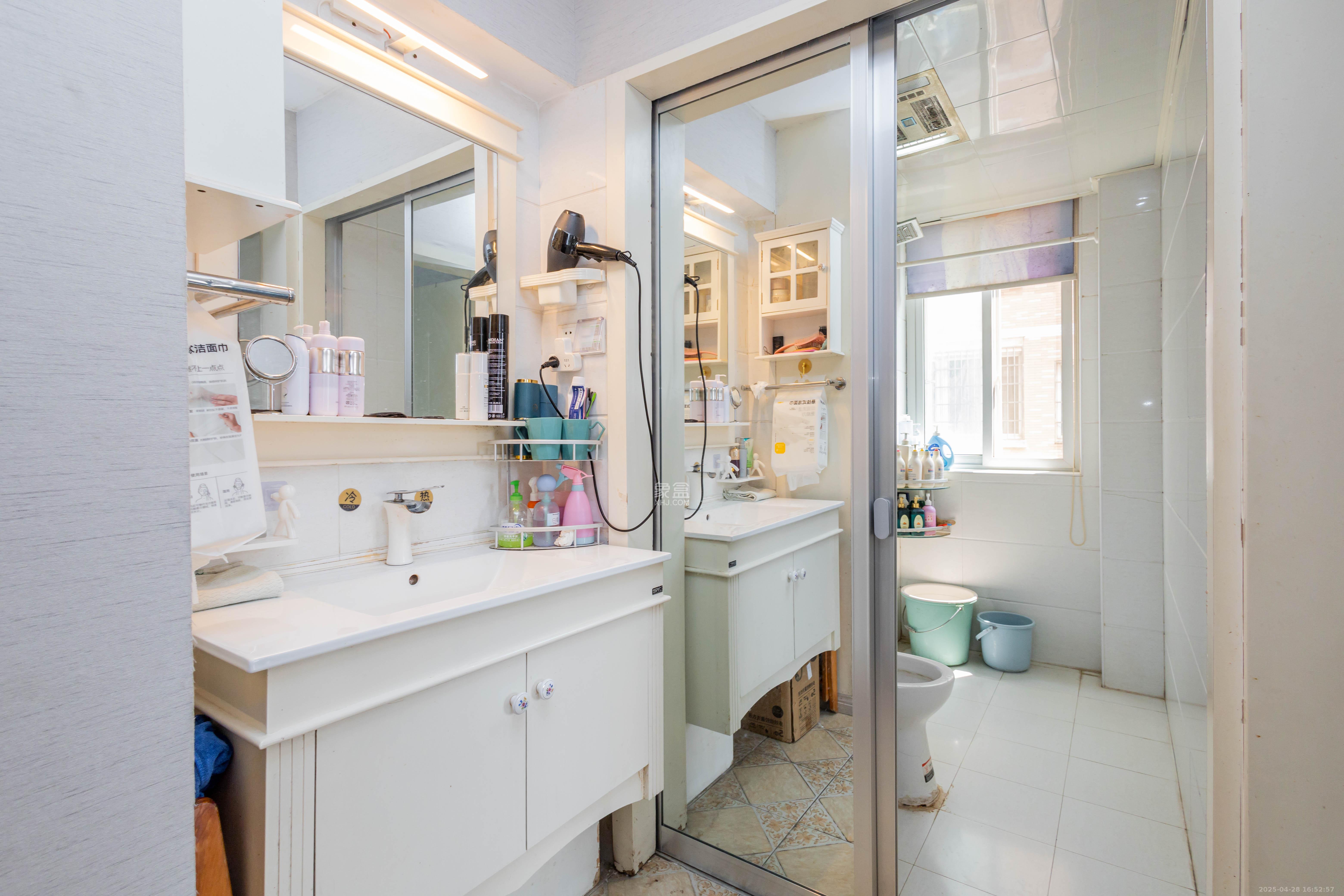 星城国际 2室2厅1卫 53.38万 星城国际 2室2厅1卫 53.38万卫生间