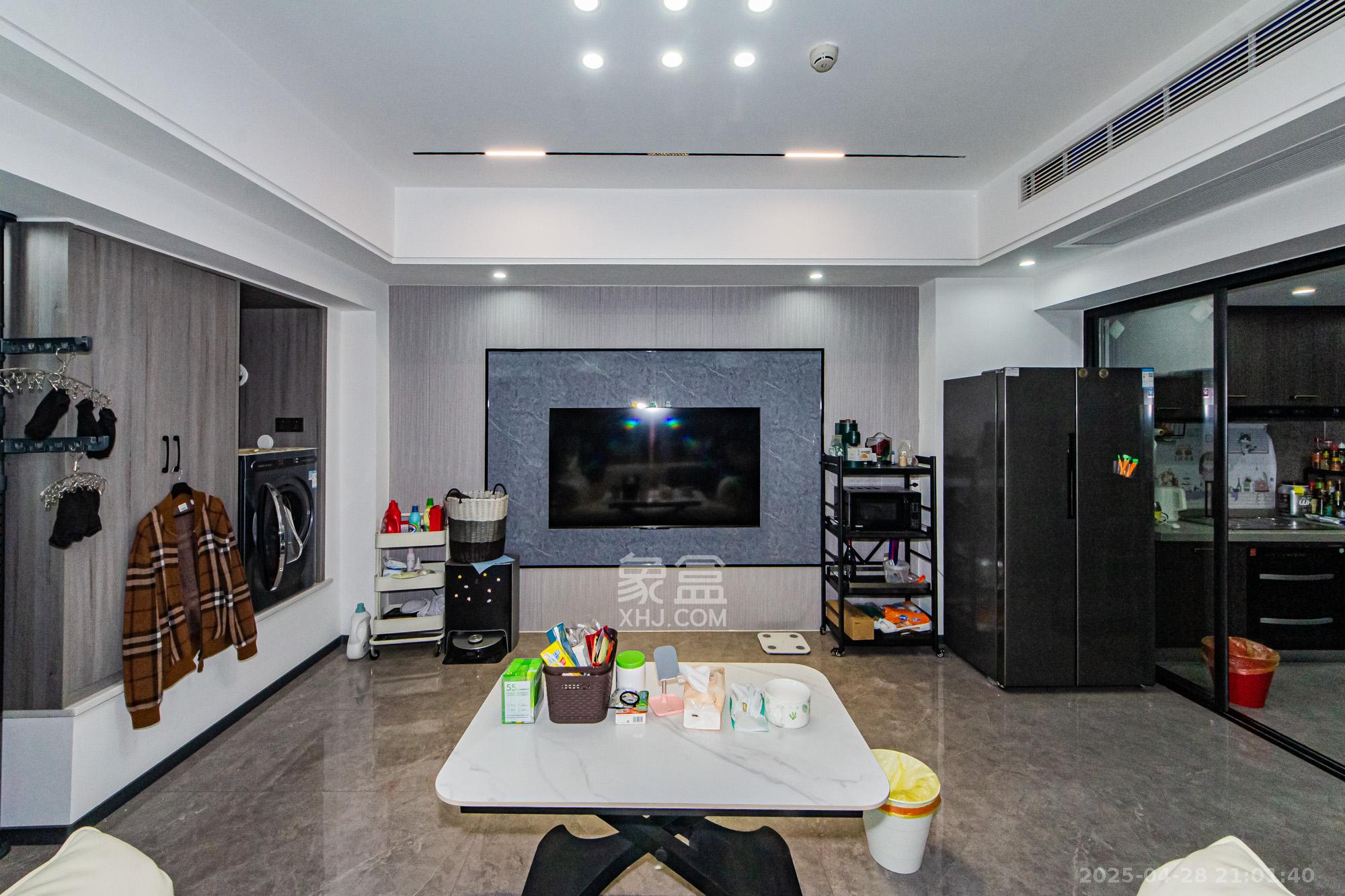 润和国际广场  1室1厅1卫    48.0万 润和国际广场  1室1厅1卫    48.0万客厅