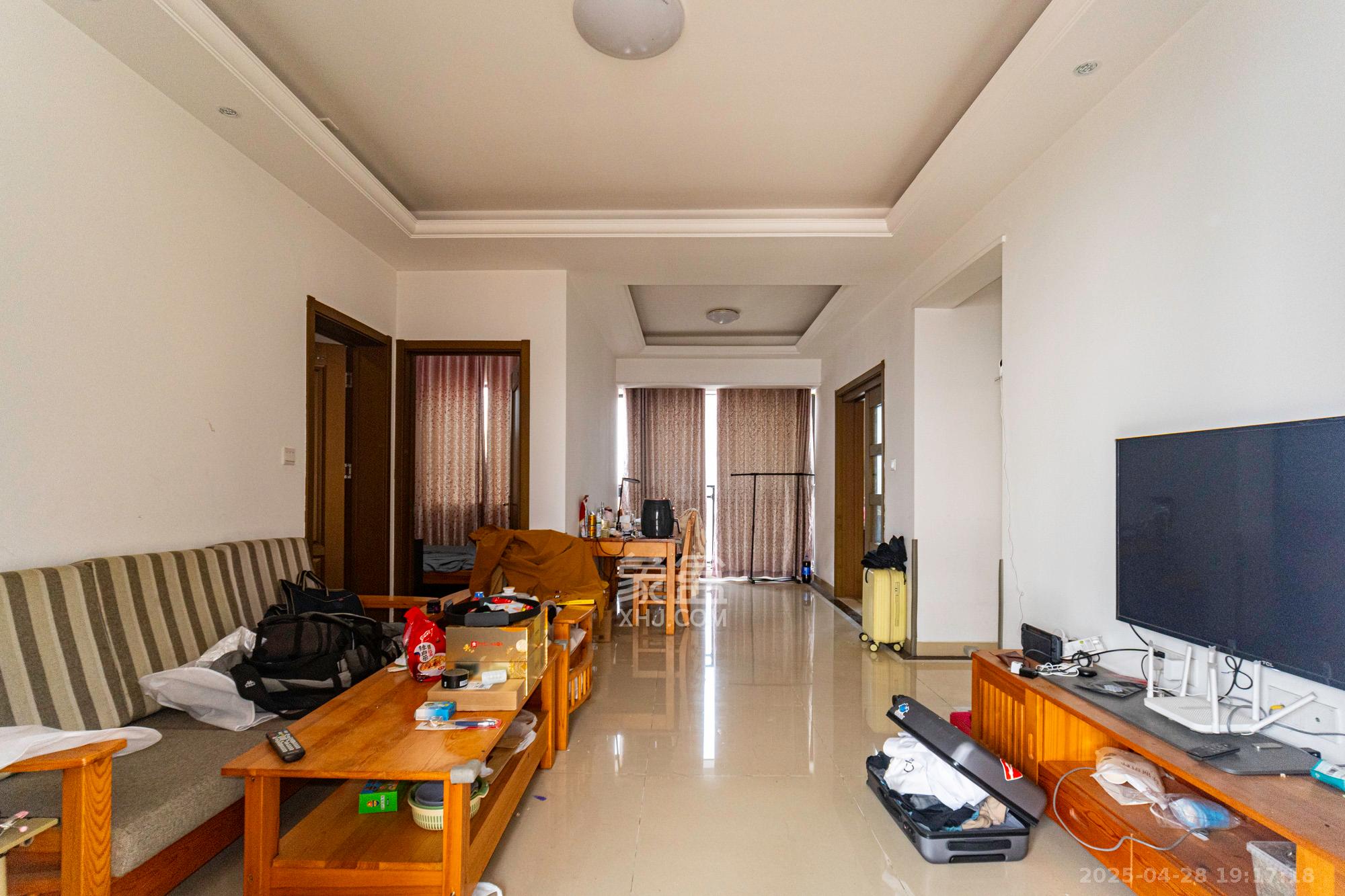 旺德府恺悦国际  3室2厅2卫    70.6万 旺德府恺悦国际  3室2厅2卫    70.6万客厅