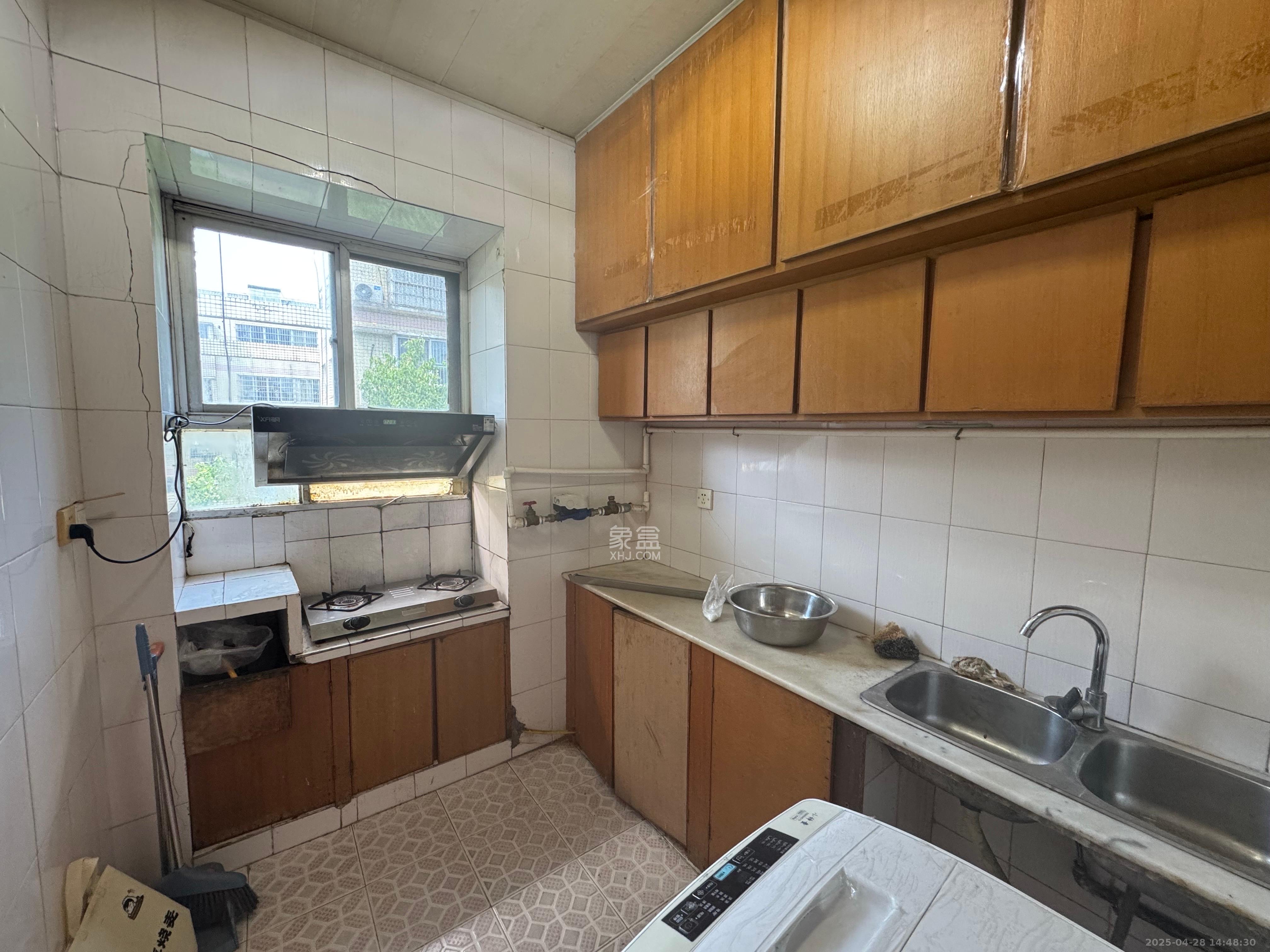 中建五局信和苑三区 2室1厅1卫 1350.0元/月 中建五局信和苑三区 2室1厅1卫 1350.0元/月室内图