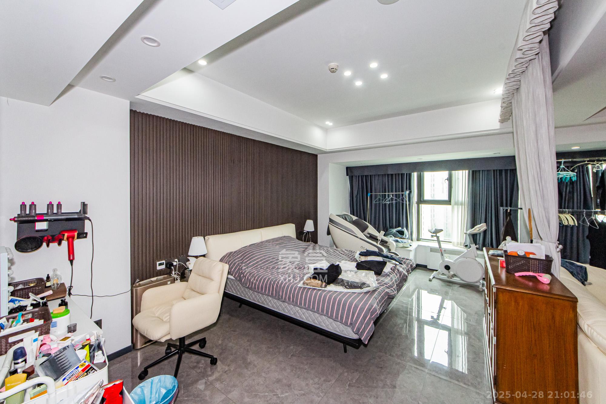 润和国际广场  1室1厅1卫    48.0万 润和国际广场  1室1厅1卫    48.0万卧室