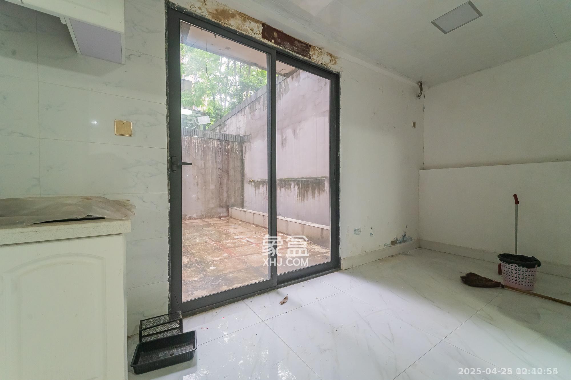 海伦春天  2室1厅1卫    1300.0元/月 海伦春天  2室1厅1卫    1300.0元/月室内图