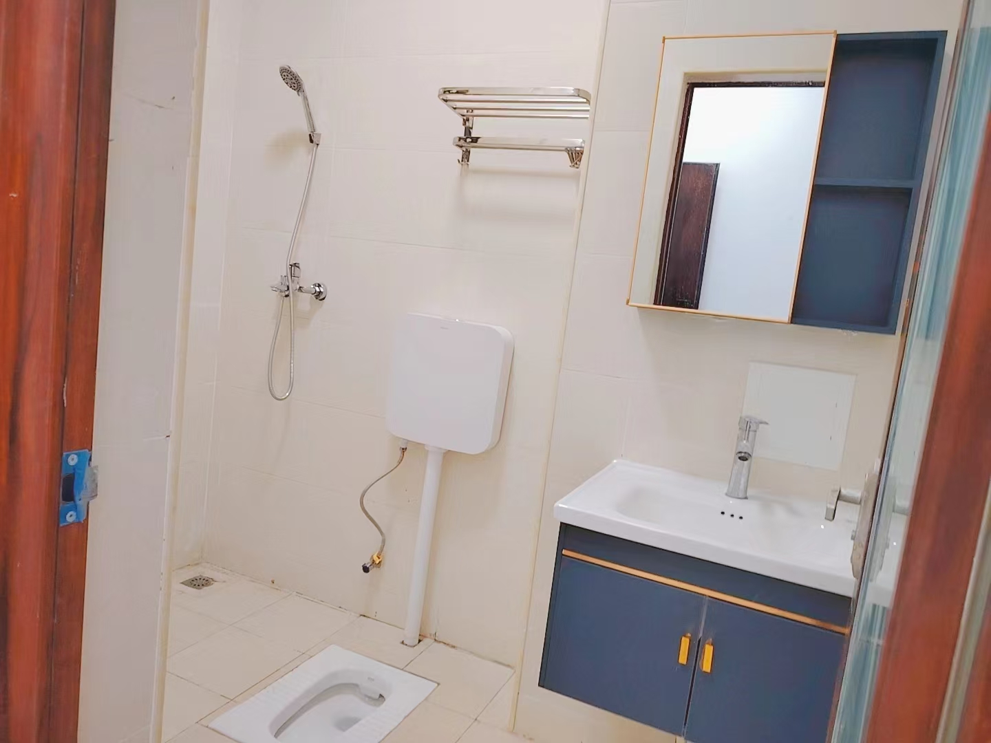 美舍嘉苑二期  2室2厅1卫   2700.00元/月室内图
