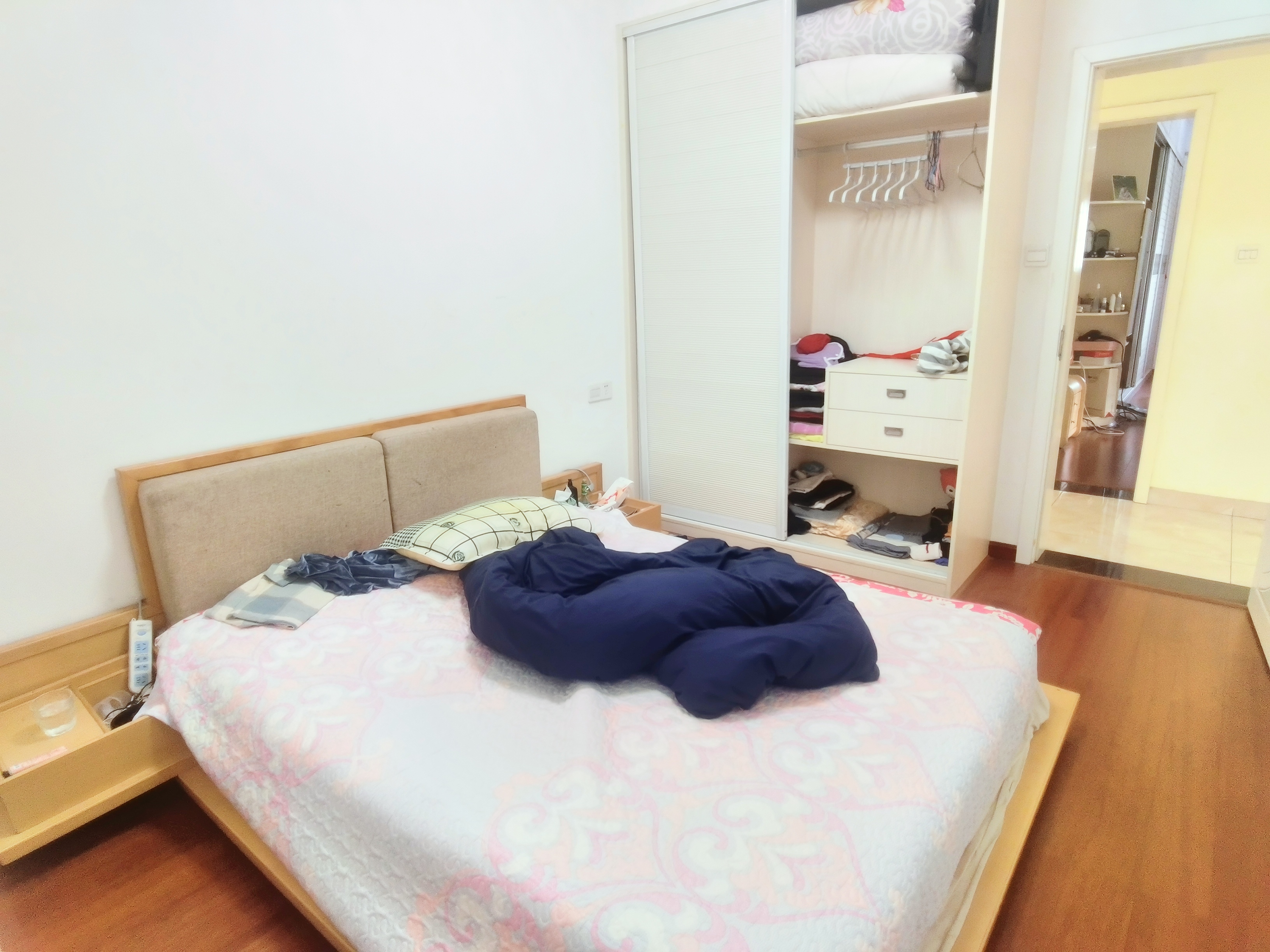 梓湖东城 3室2厅2卫 60.0万 梓湖东城 3室2厅2卫 60.0万客厅