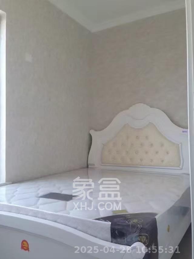 万象美域  1室2厅1卫   2000.00元/月室内图