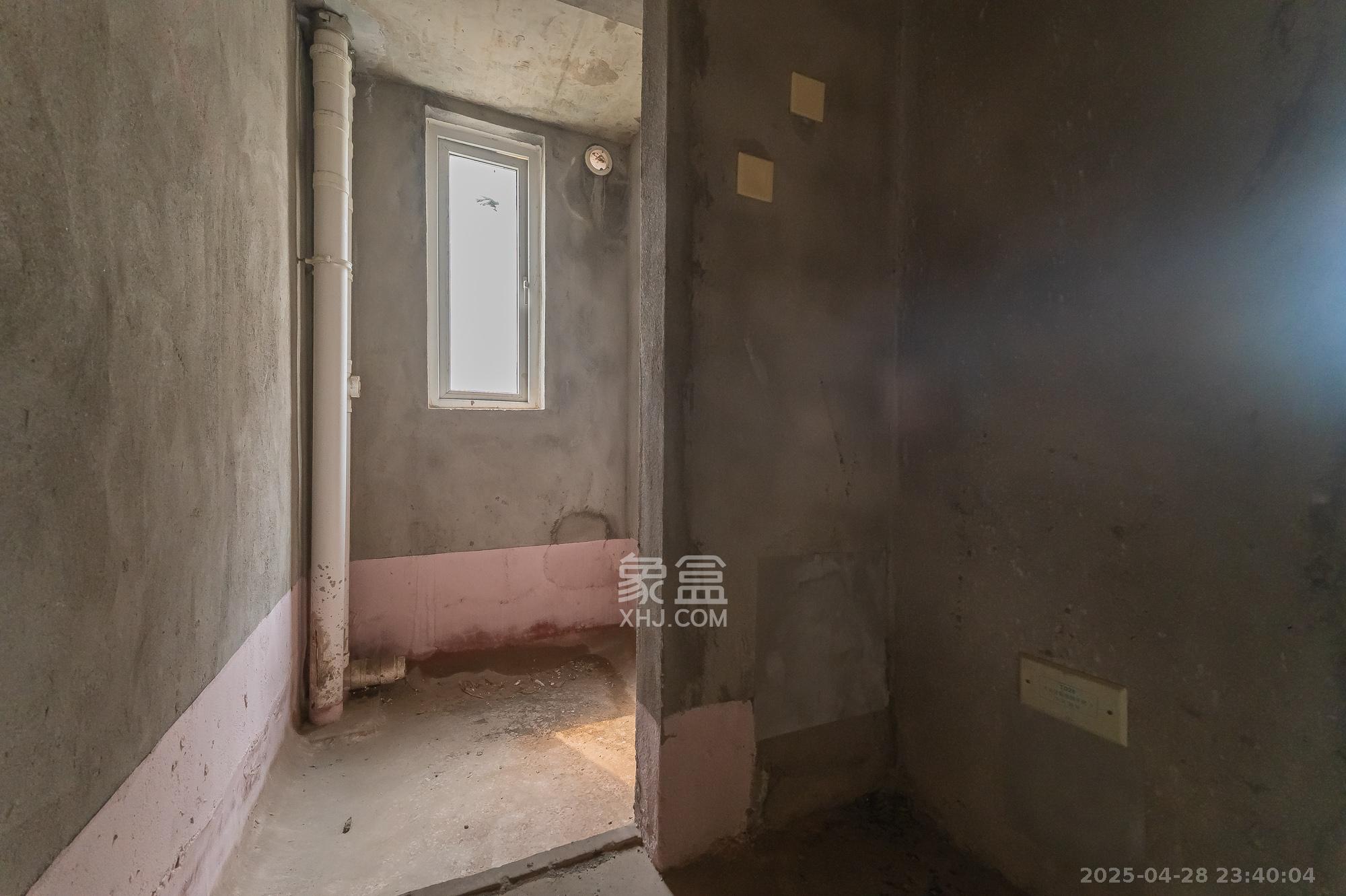MOMA当代广场  4室2厅2卫   81.50万其他