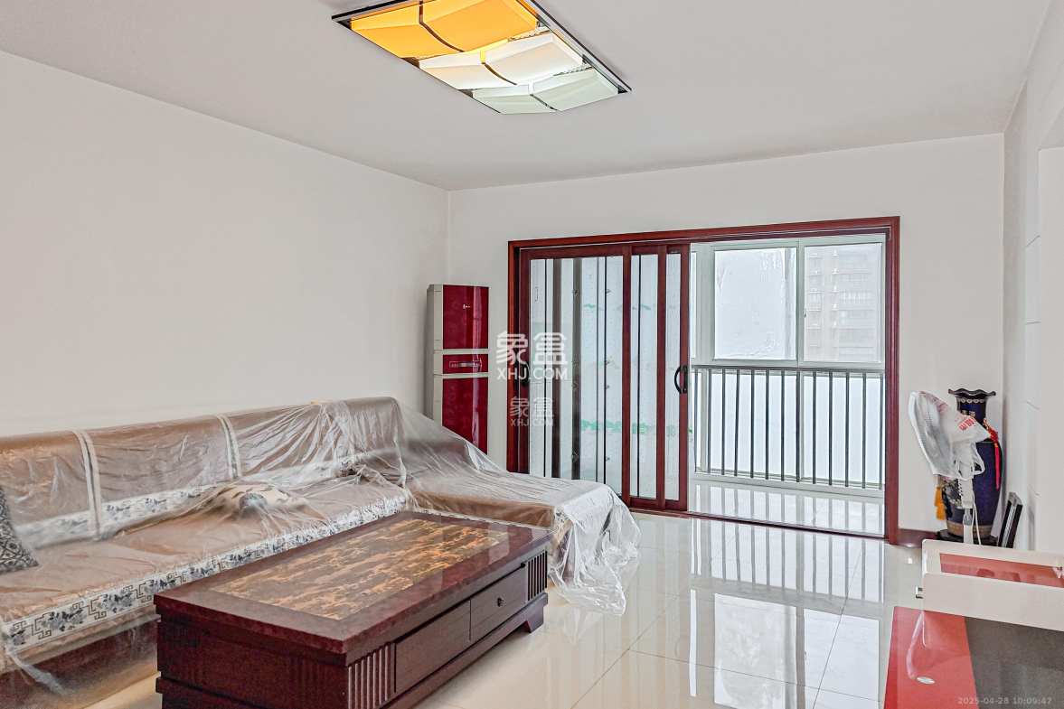 鸿景雅苑  3室2厅1卫    166.0万 鸿景雅苑  3室2厅1卫    166.0万客厅