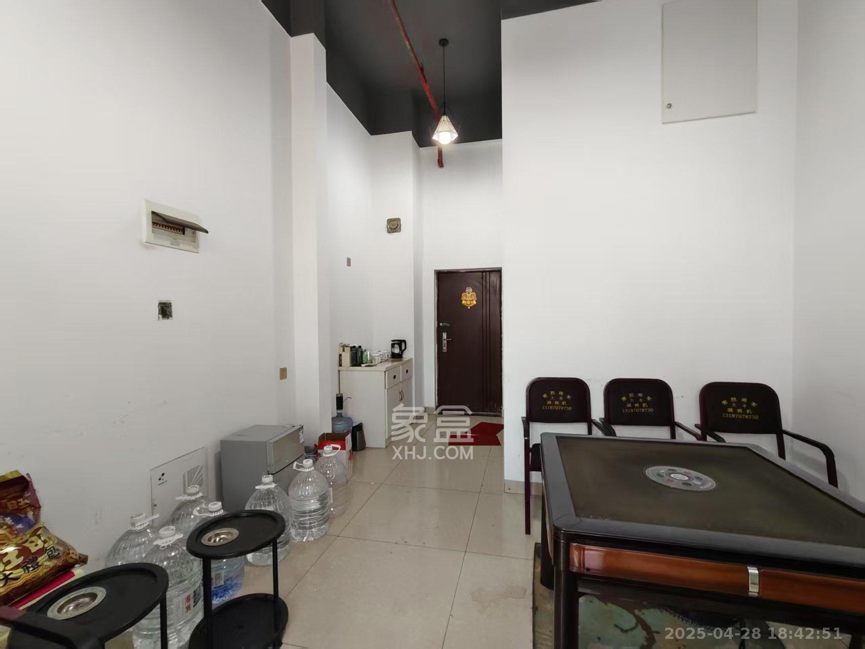 华润置地广场二期 1室1厅1卫 1800.0元/月 华润置地广场二期 1室1厅1卫 1800.0元/月室内图