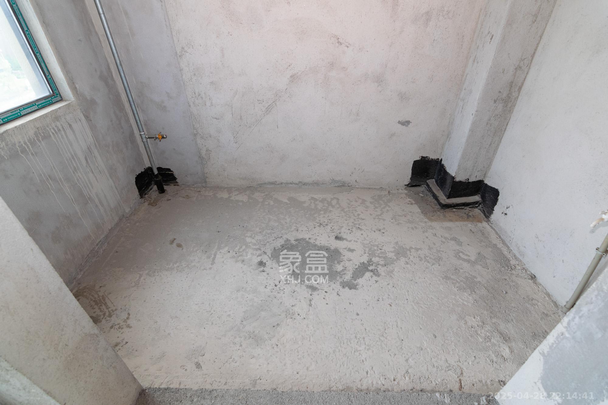 润和谷山郡(悦禧山庄水榭花都) 4室2厅2卫 119.8万 润和谷山郡(悦禧山庄水榭花都) 4室2厅2卫 119.8万厨房