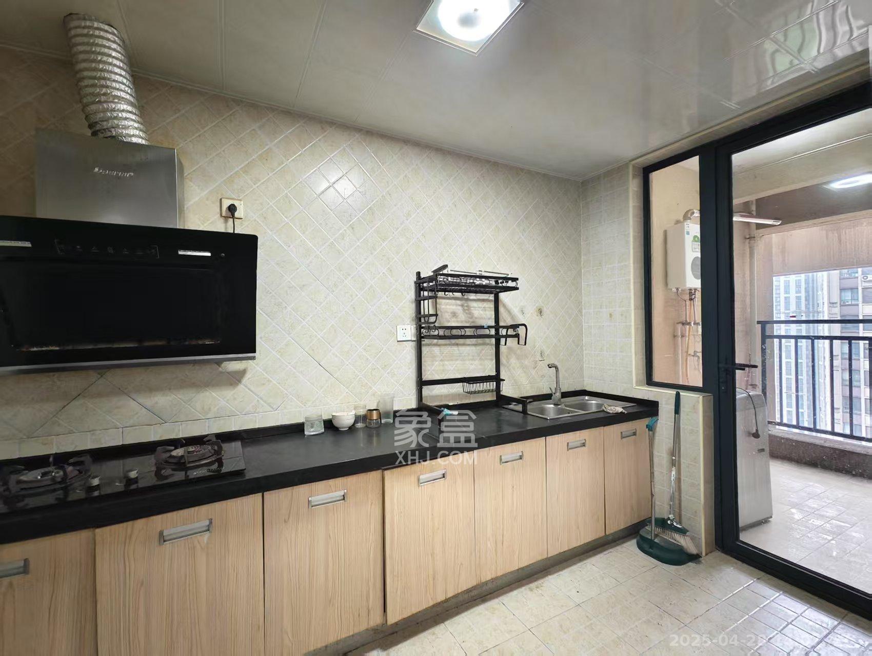 中海梅溪湖壹号 3室2厅1卫 2500.0元/月 中海梅溪湖壹号 3室2厅1卫 2500.0元/月室内图